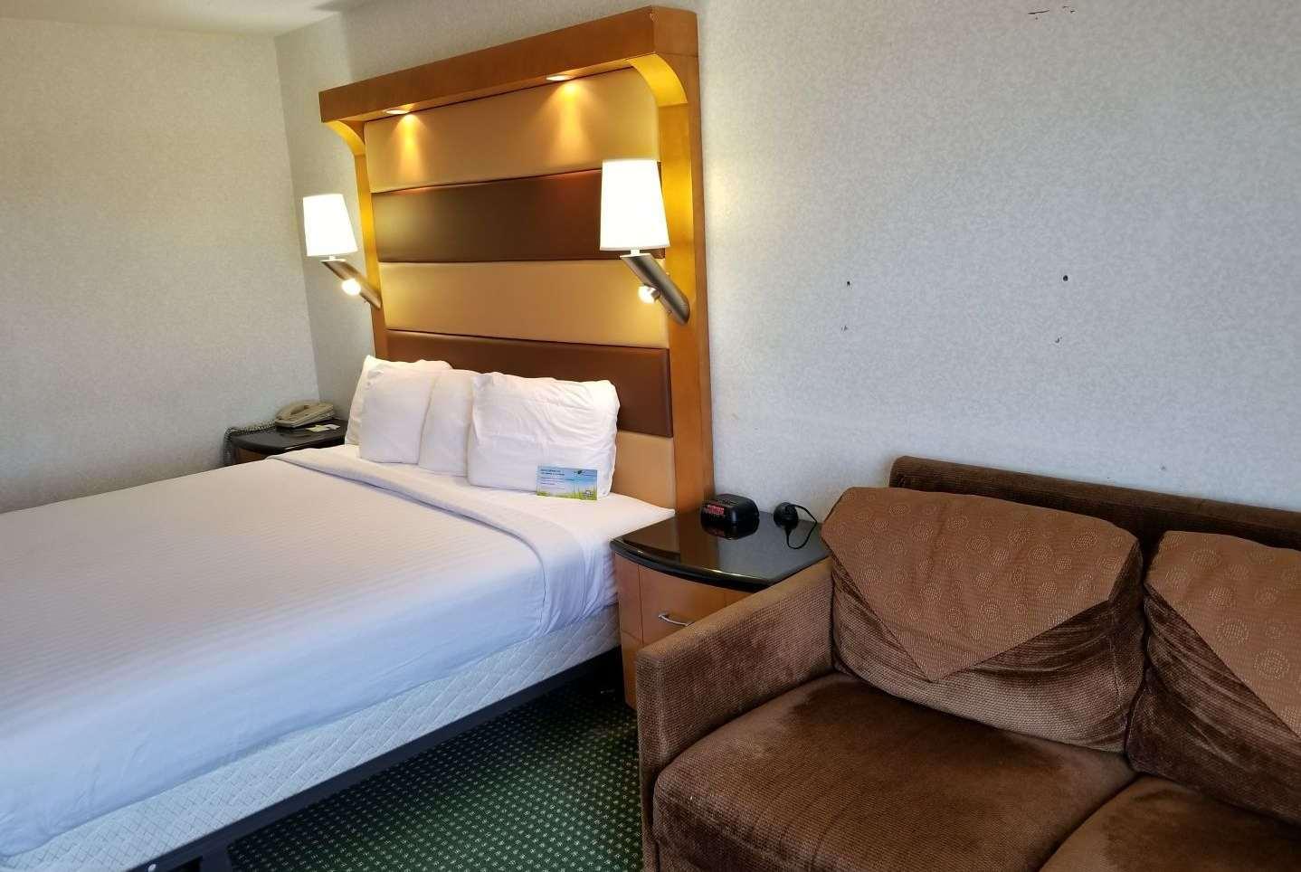 Days Inn Erie — photo 4
