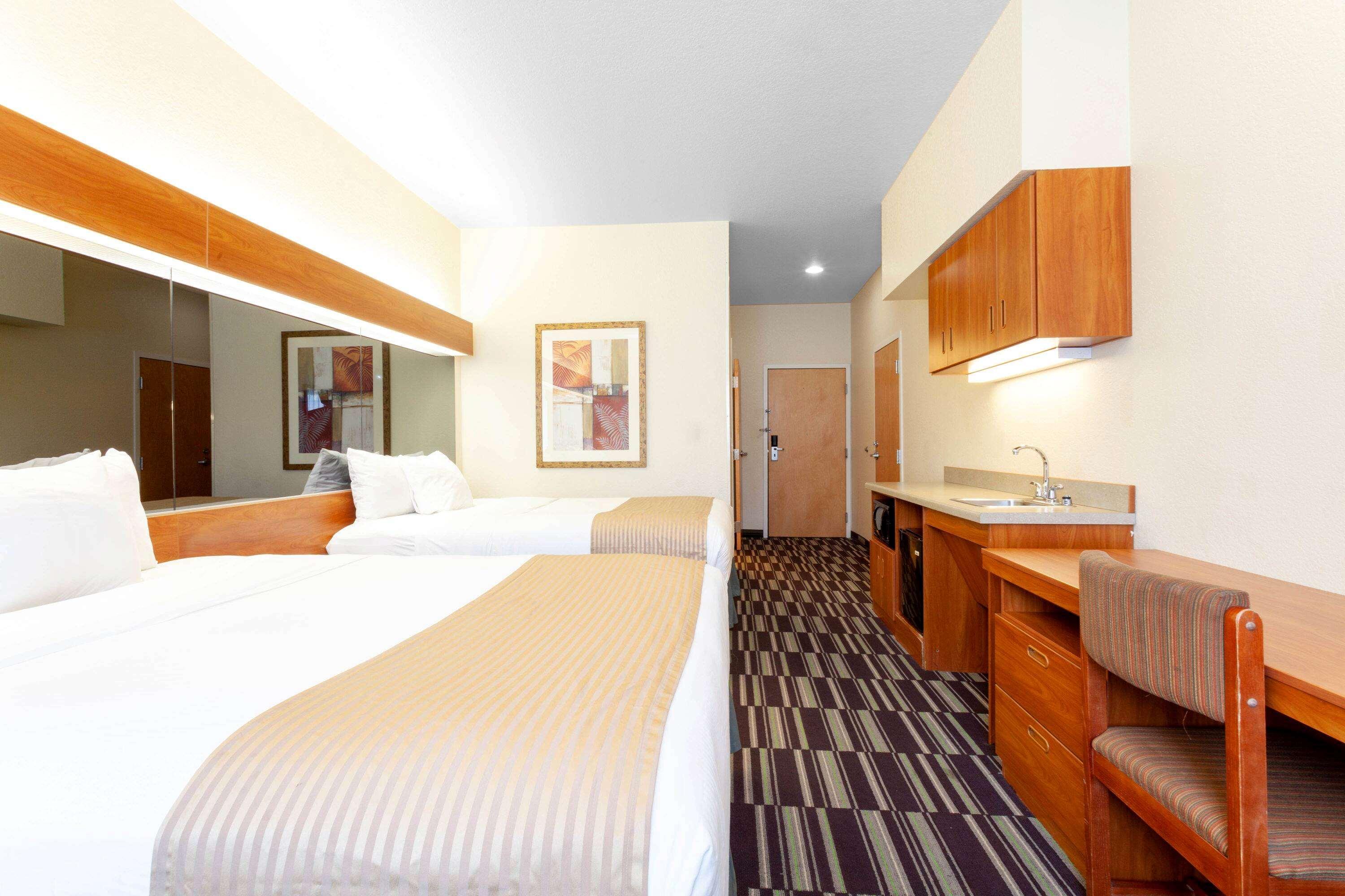Microtel Inn & Suites by Wyndham Gulf Shores — photo 5