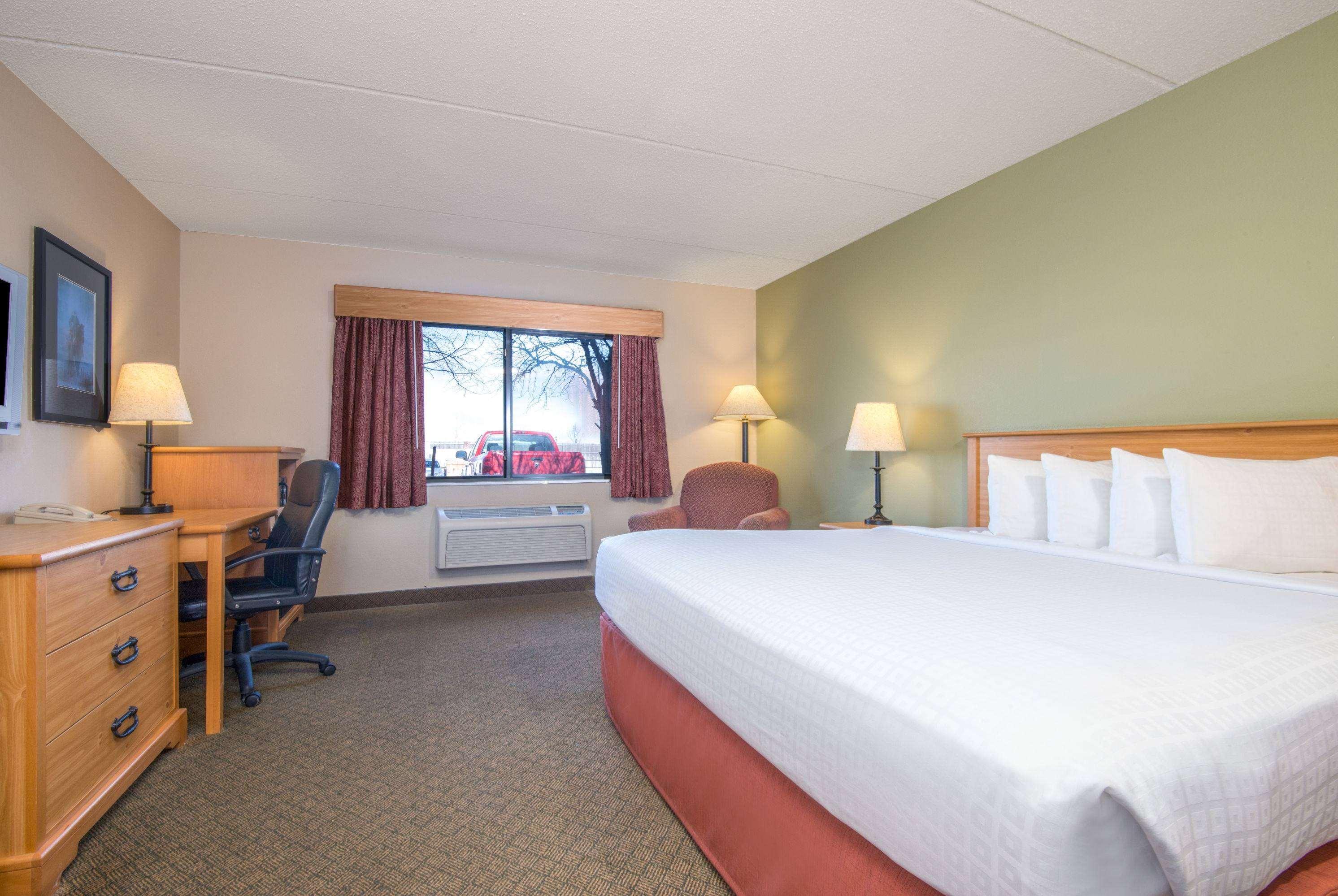 AmericInn by Wyndham Pampa Event Center — photo 5