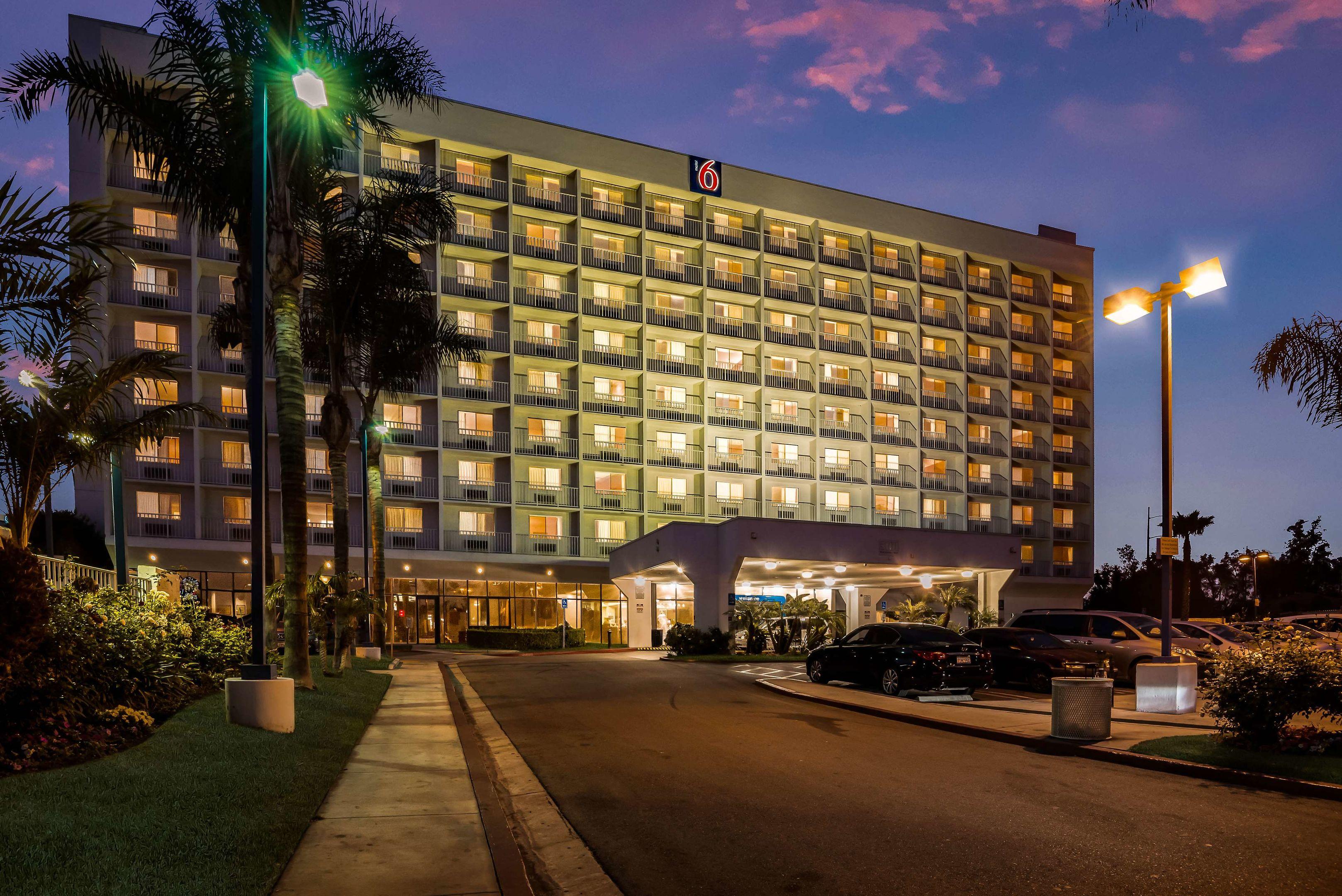 Motel 6 Los Angeles LAX — photo 4