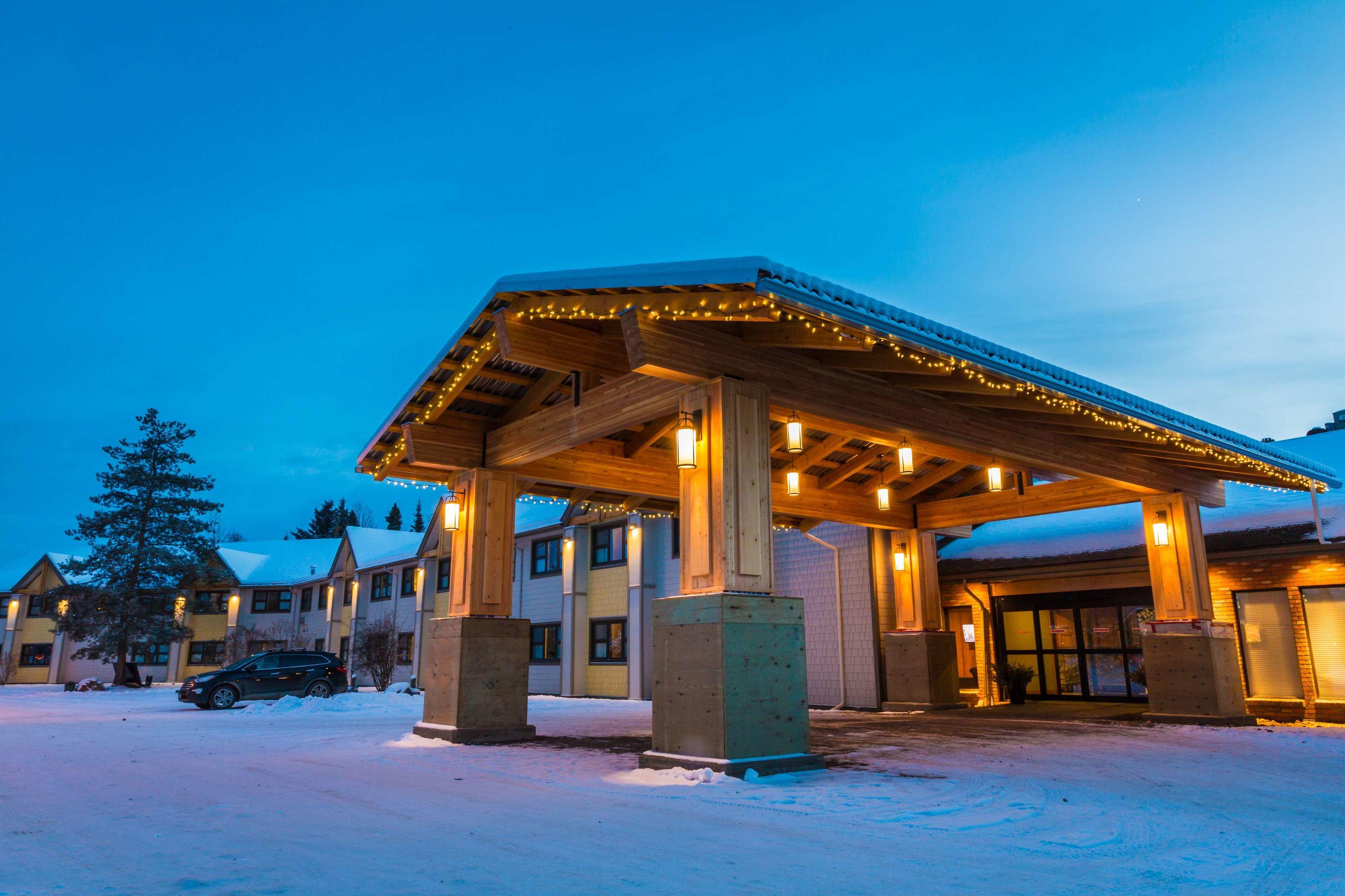 Prestige Hudson Bay Lodge — photo 4