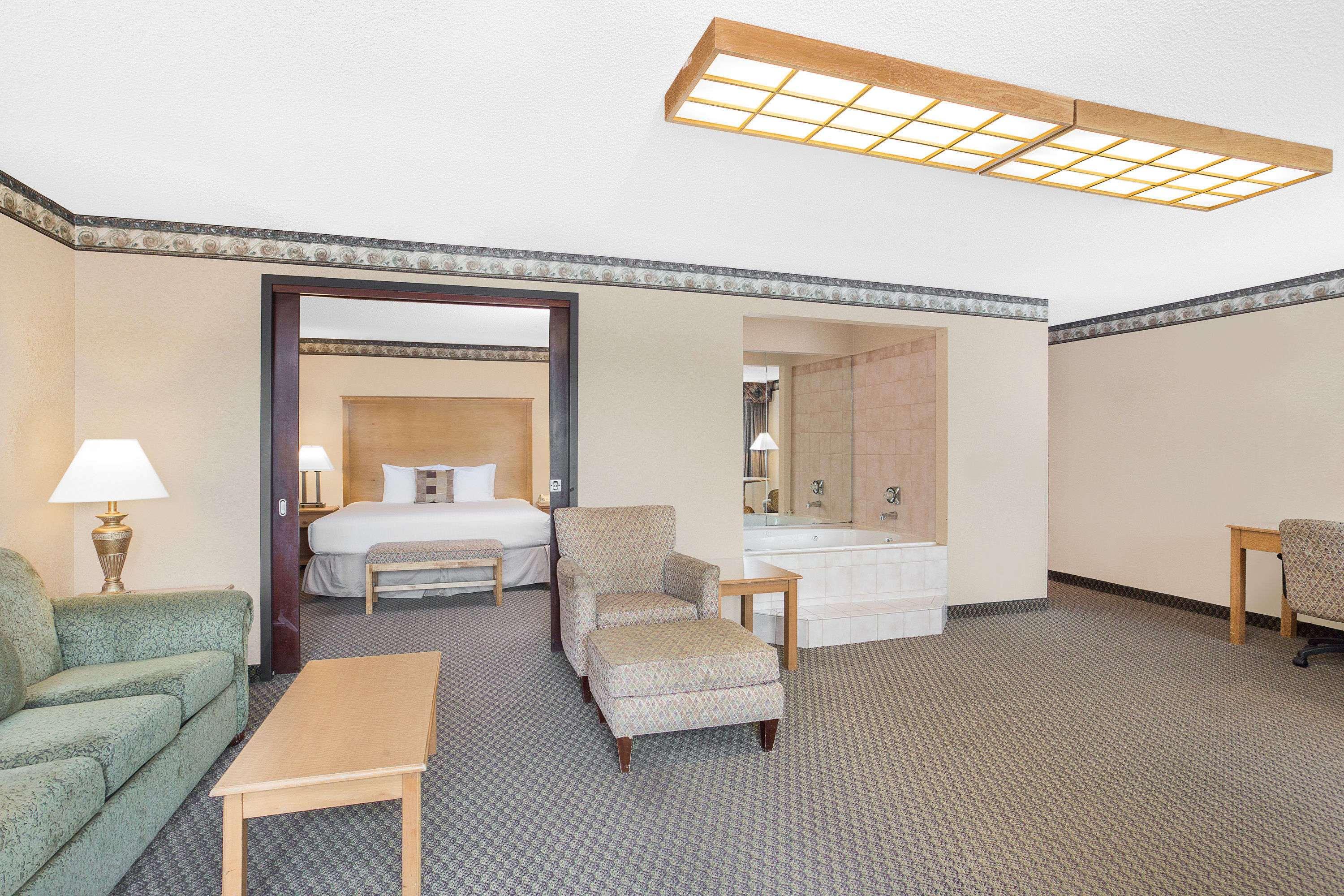 Ramada by Windham Waupaca — photo 4