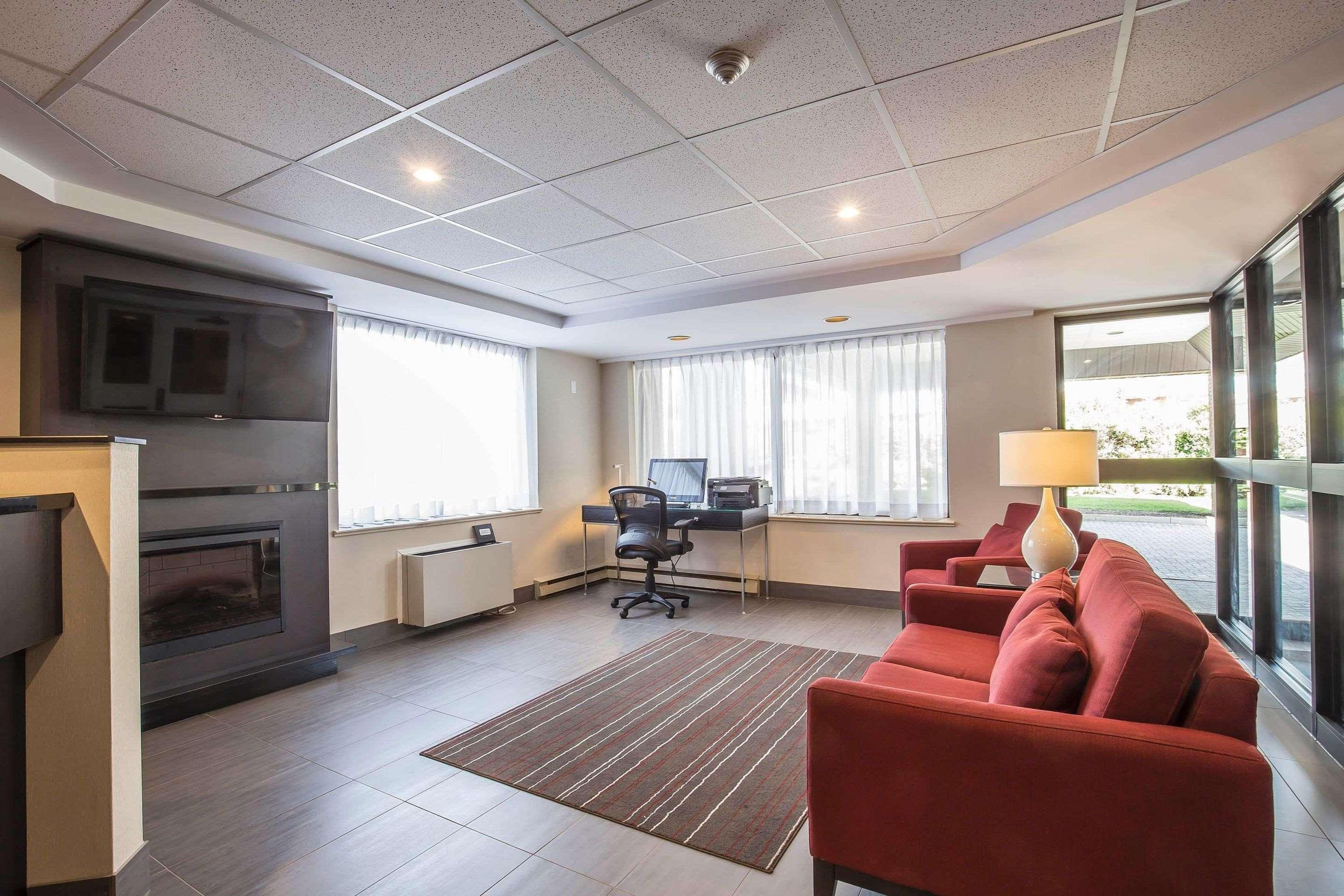 Comfort Inn Pickering — photo 4