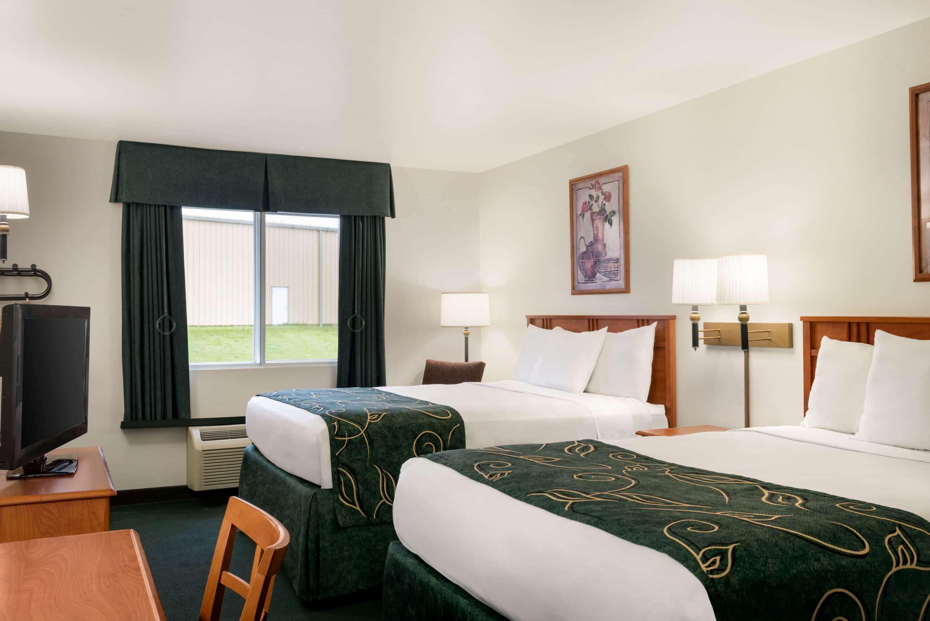 Baymont by Wyndham Clinton Valley West Court — photo 5