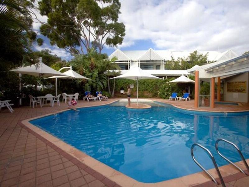 Broadwater Resort — photo 3