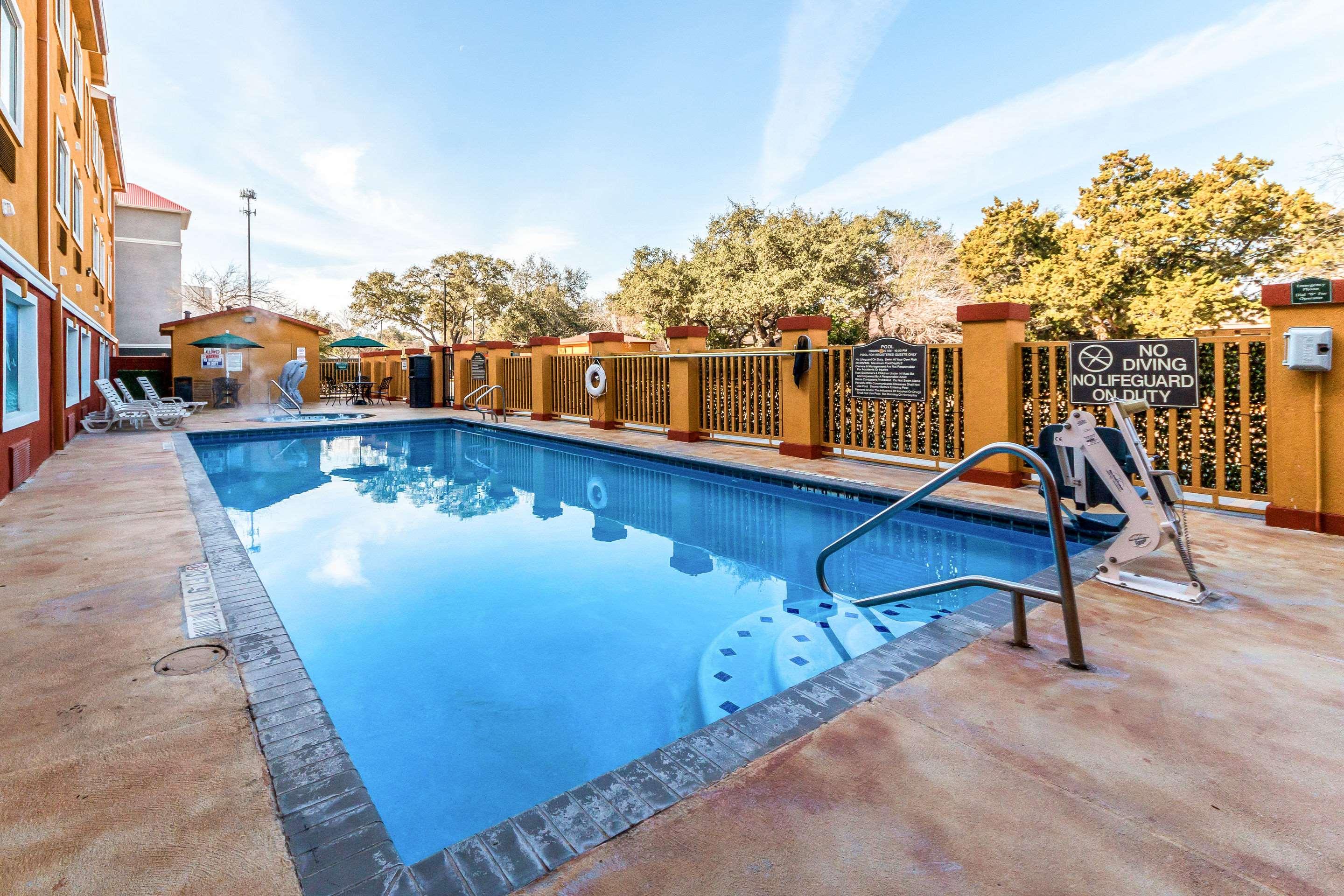 Quality Inn & Suites Seaworld North — photo 4