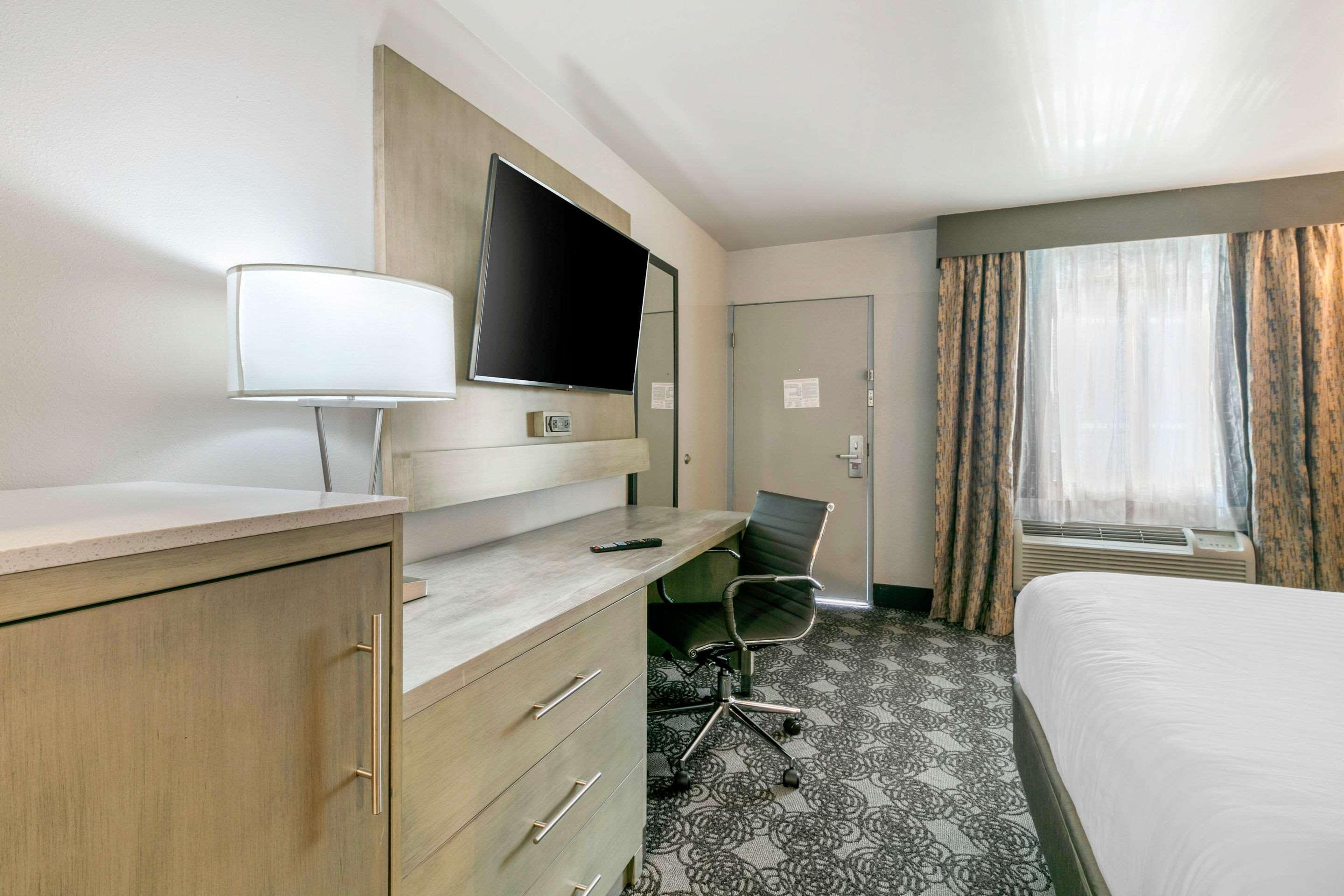Clarion Inn — photo 3