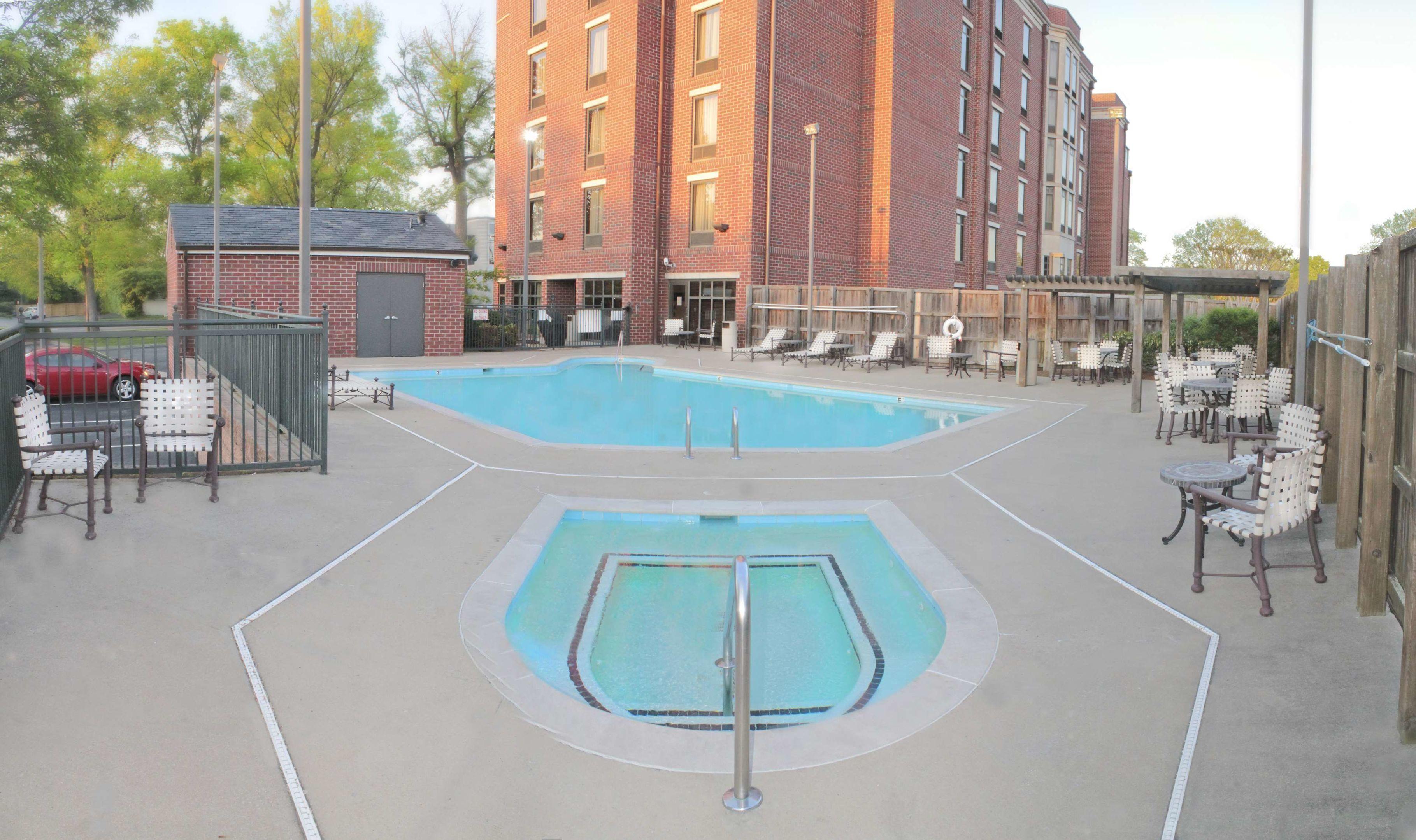 Hampton Inn & Suites Nashville Green Hills — photo 4