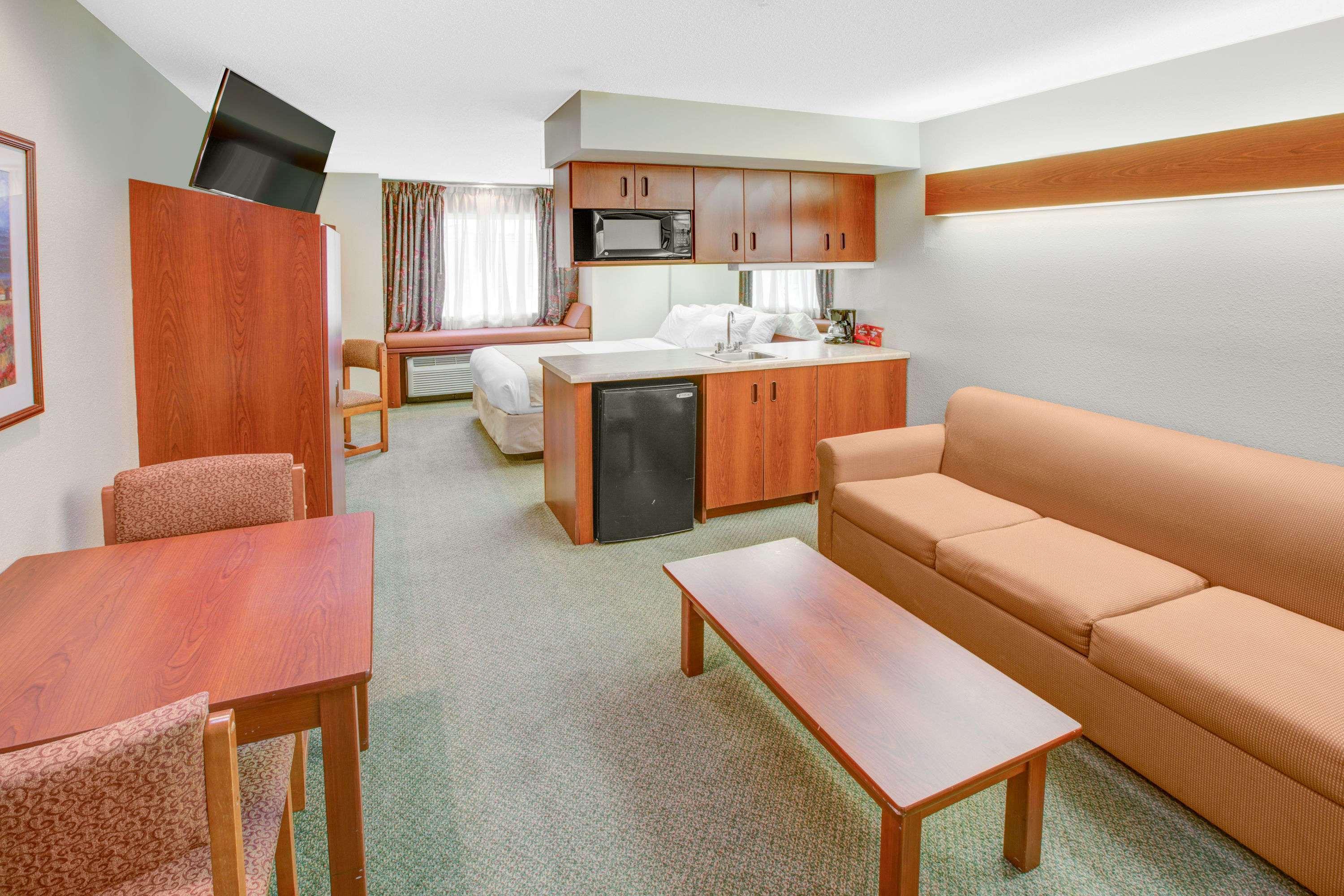 Microtel Inn & Suites by Wyndham Hattiesburg — photo 4