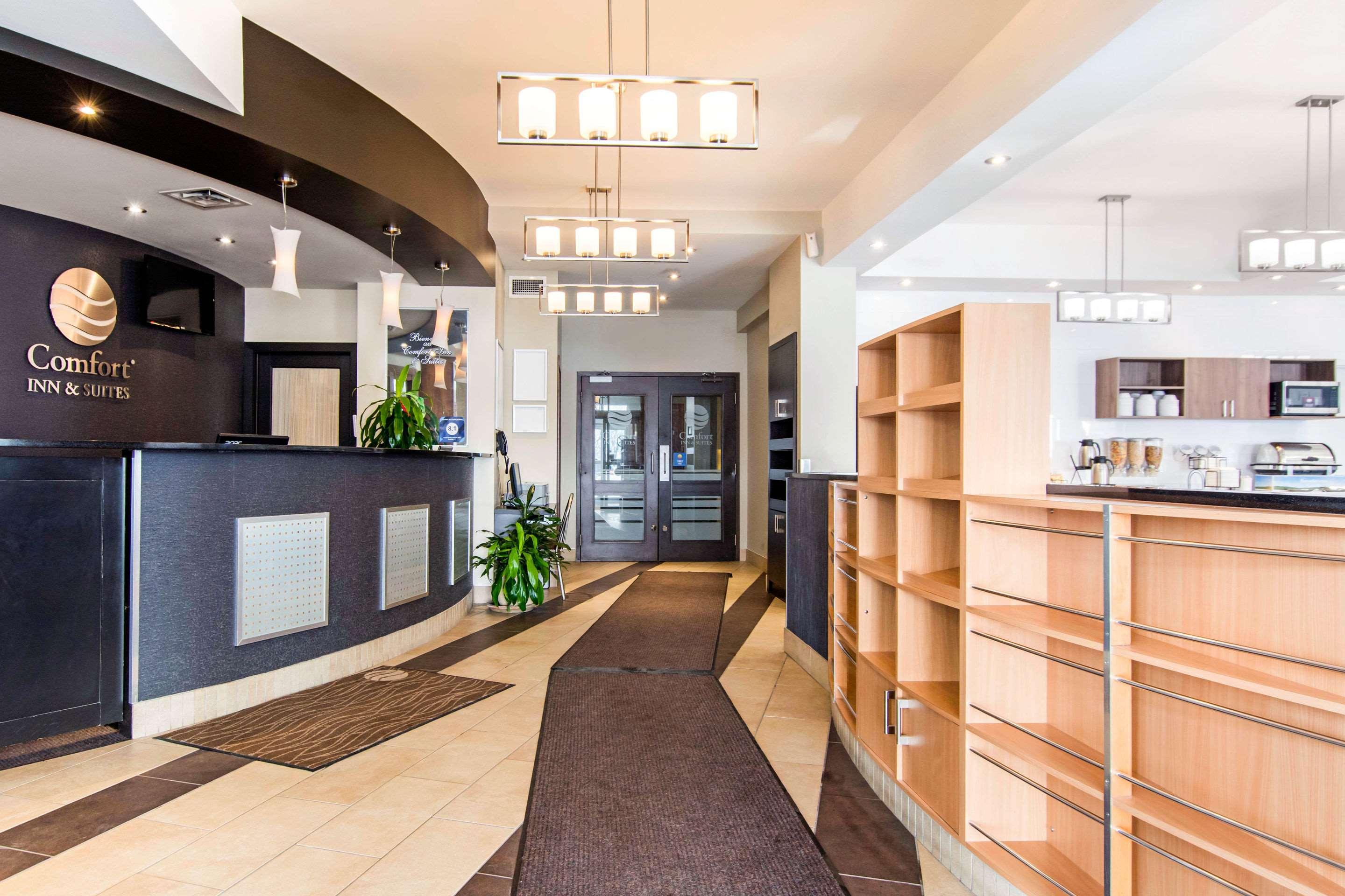 Comfort Inn & Suites — photo 4