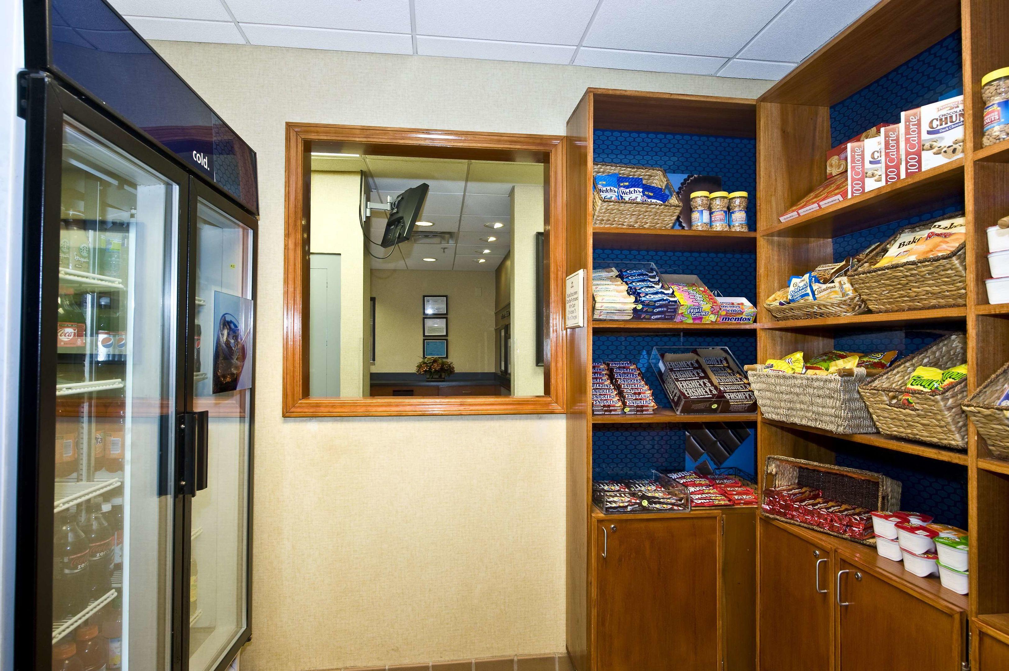 Hampton Inn & Suites Atlanta Airport North I85 — photo 4