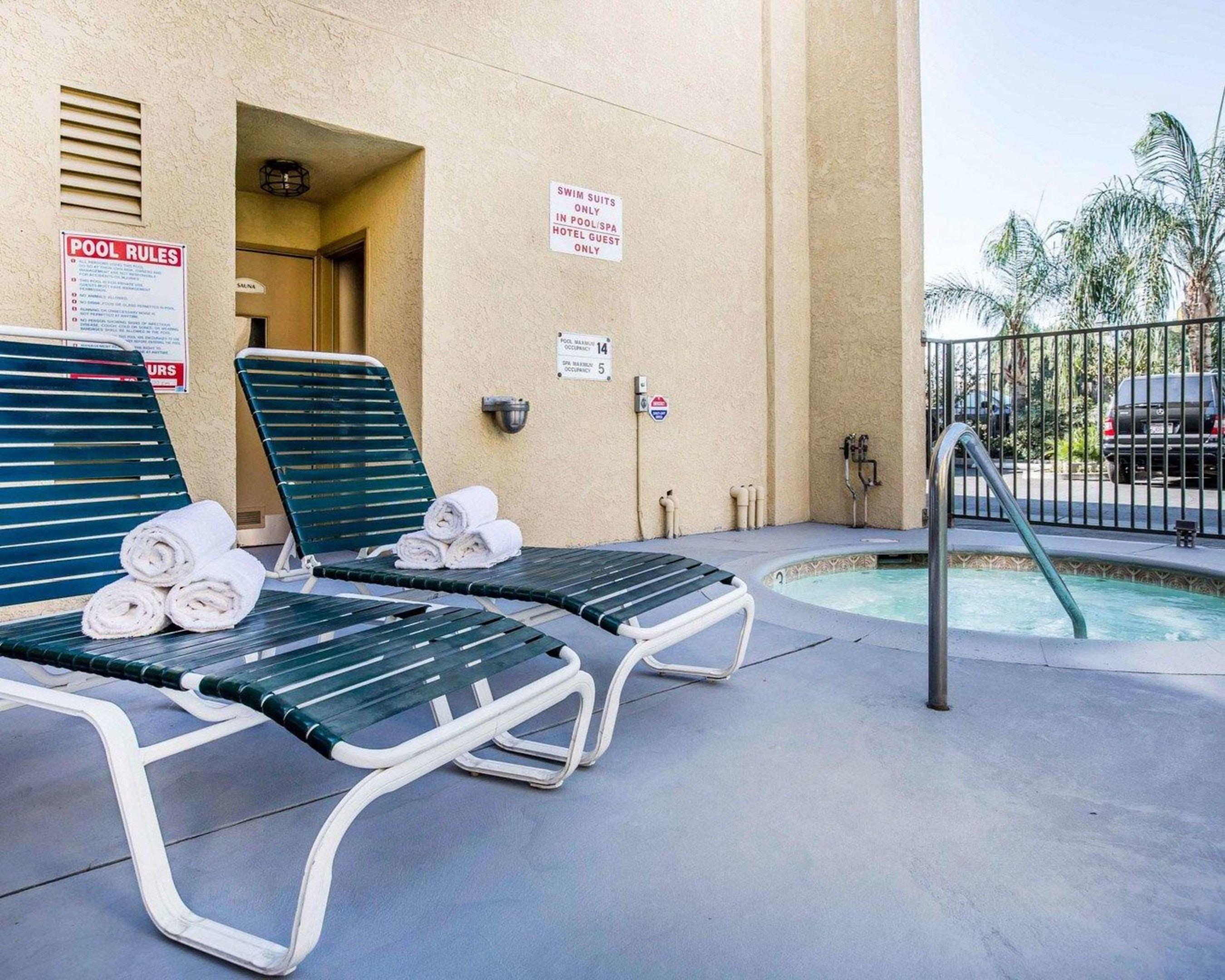 Rodeway Inn & Suites — photo 4