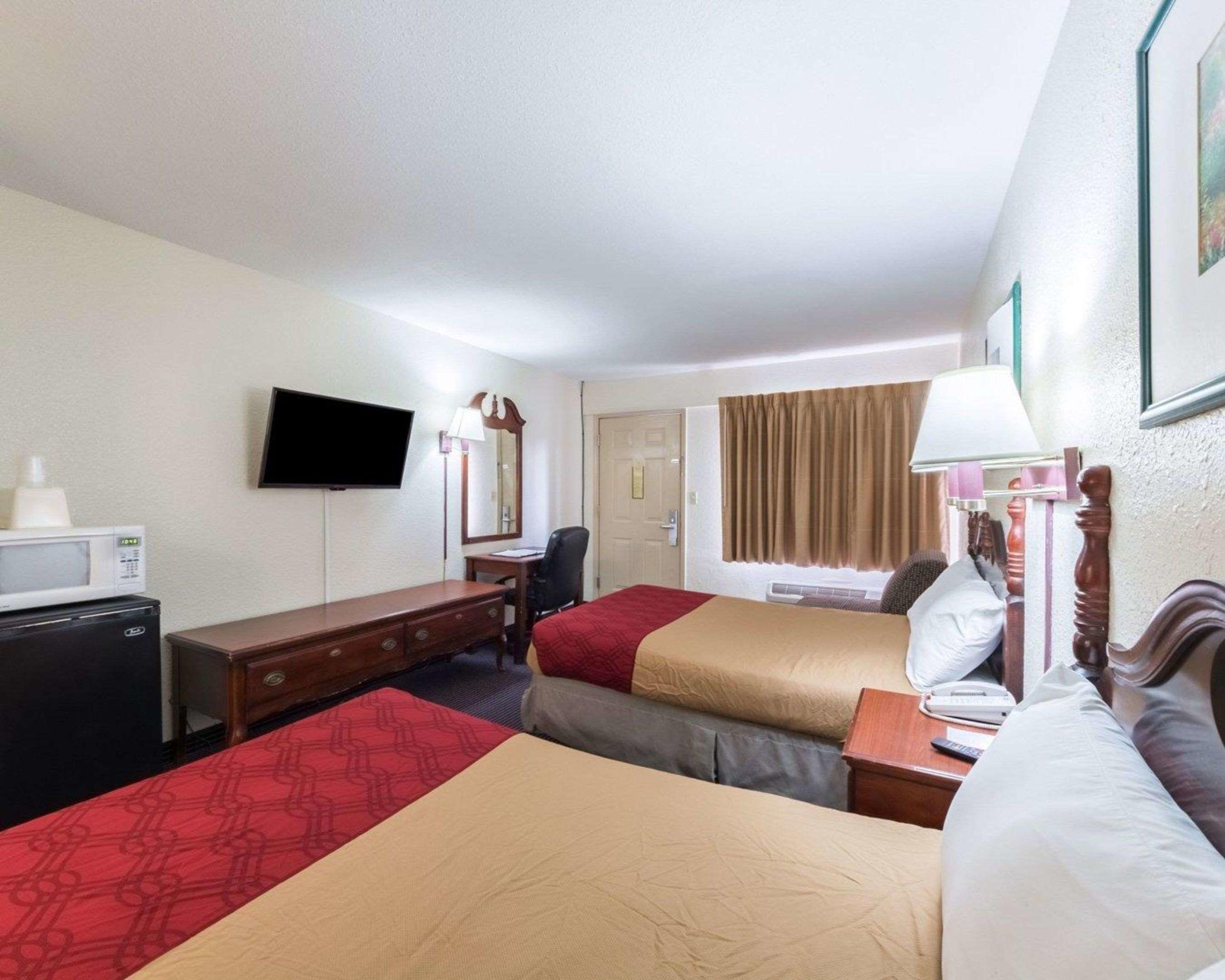 Rodeway Inn — photo 4