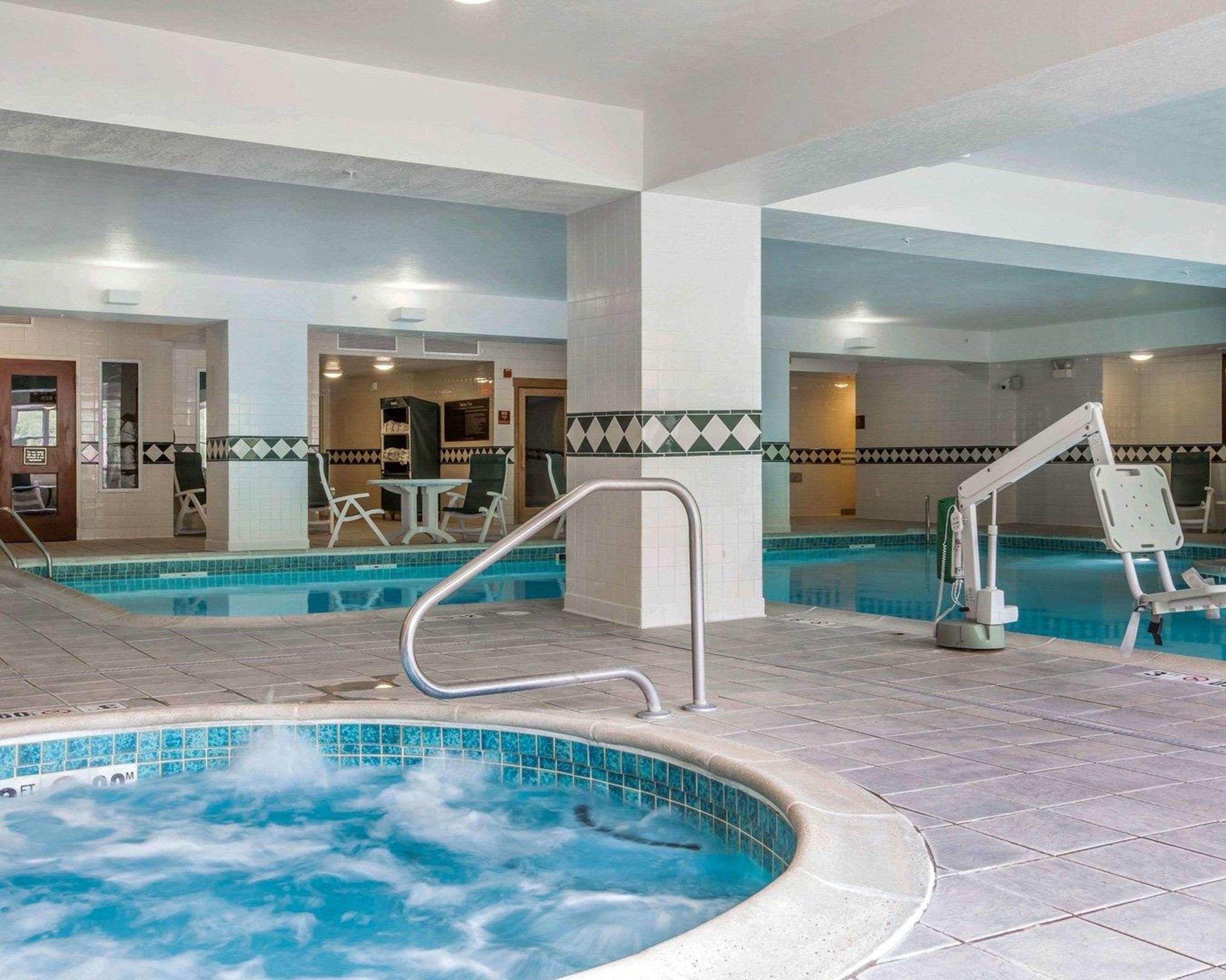 Comfort Inn & Suites — photo 5