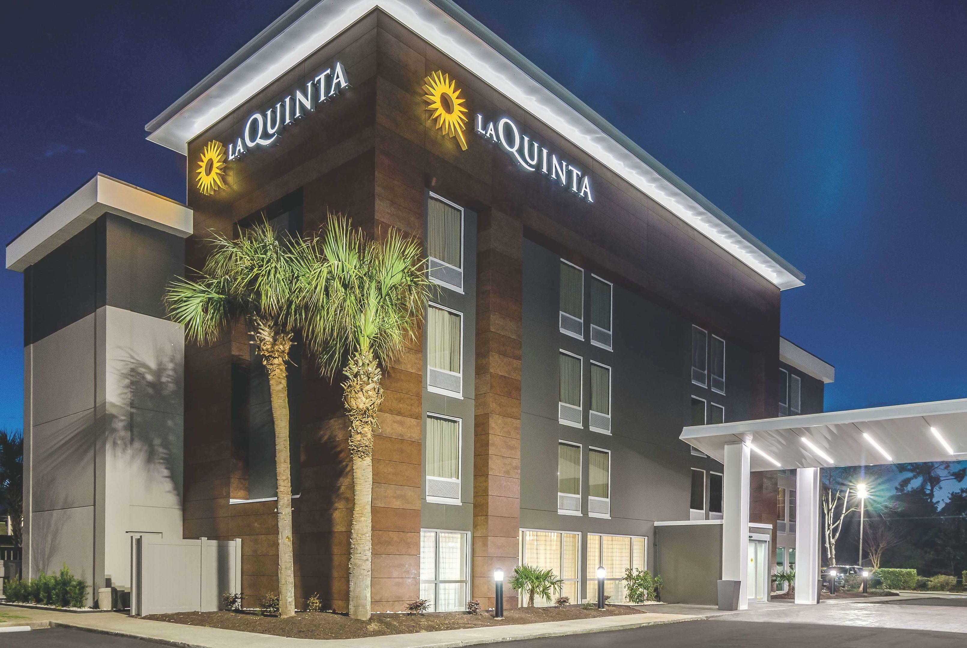 La Quinta Inn & Suites Myrtle Beach at 48th Avenue