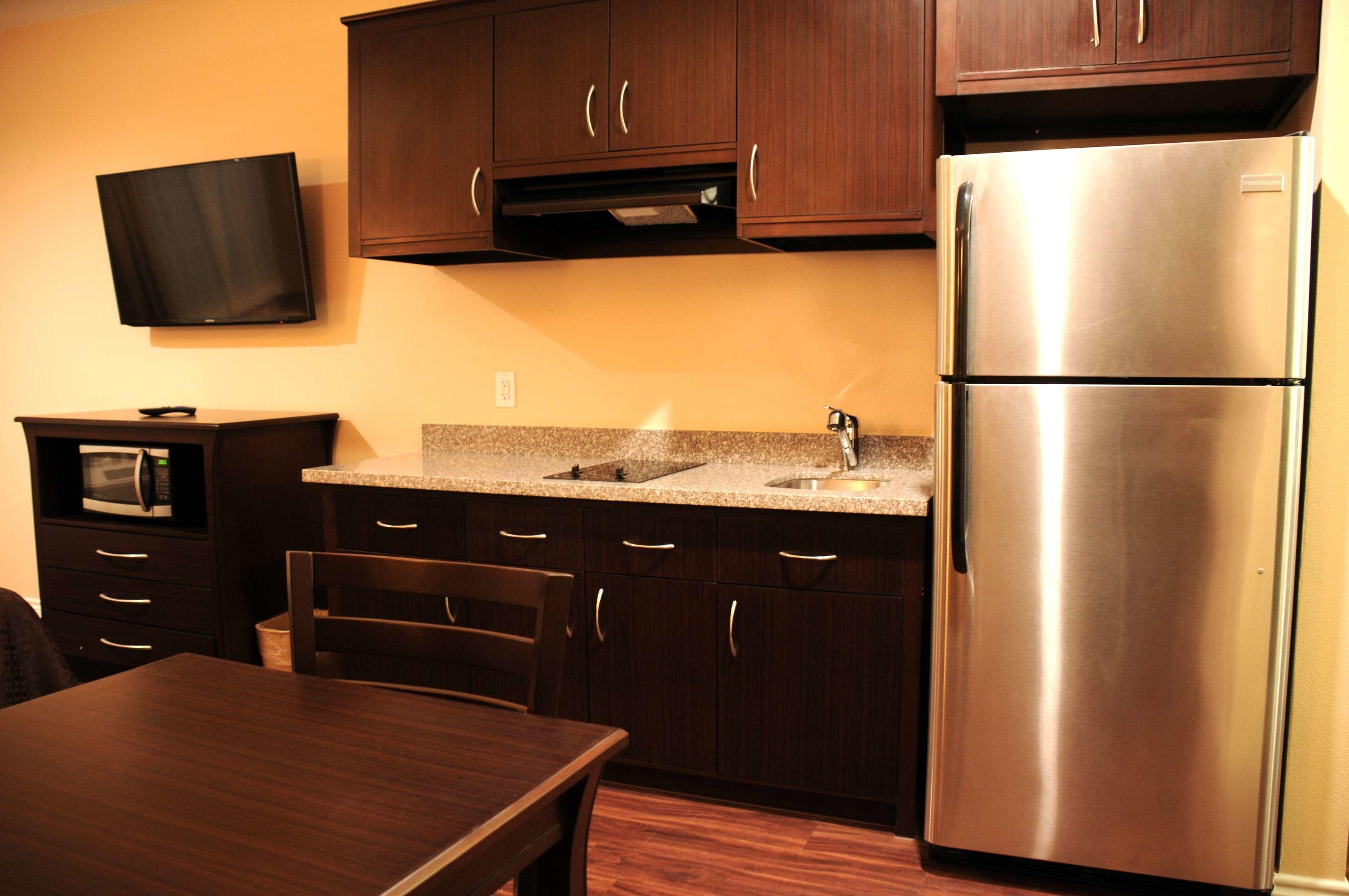 Americas Best Value Inn Houston at FM 529 — photo 4
