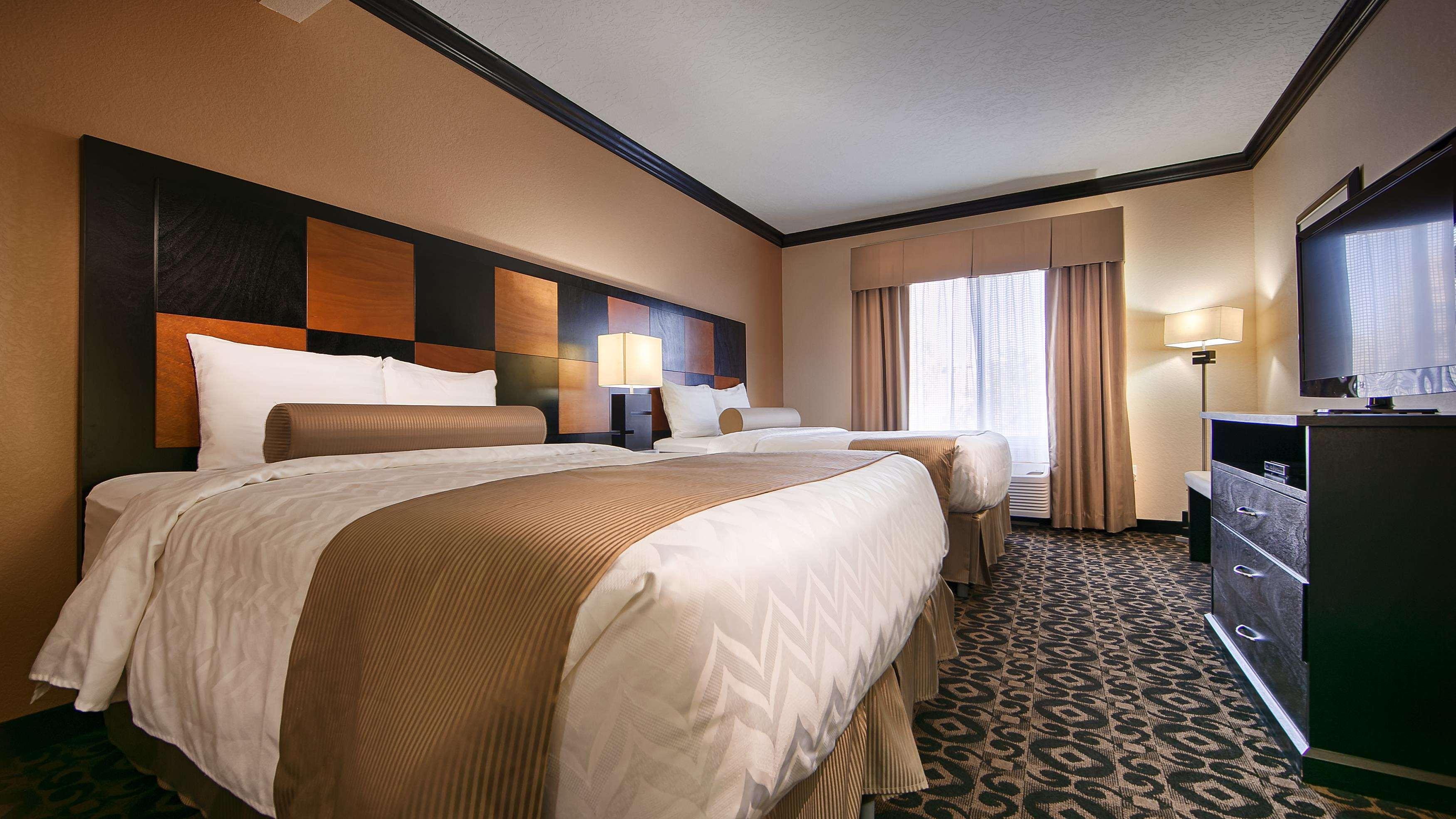 Best Western Plus Airport Inn & Suites — photo 5
