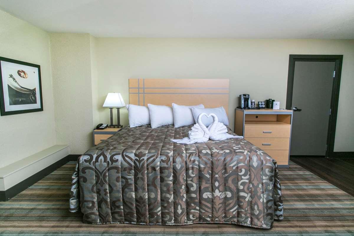 Ramada by Wyndham Edmonton Yellowhead NW — photo 4