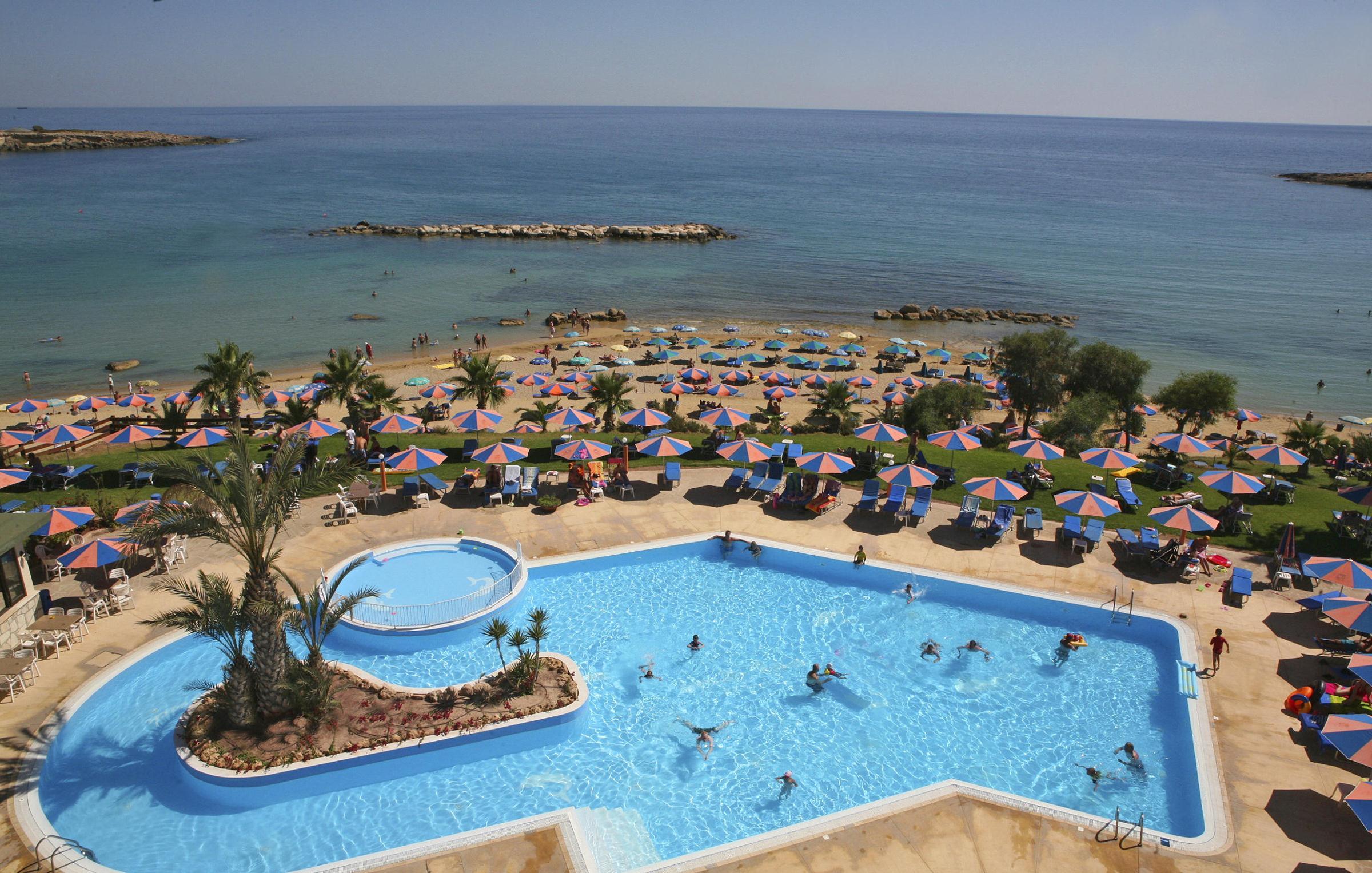 Corallia Beach Hotel Apartments — photo 4