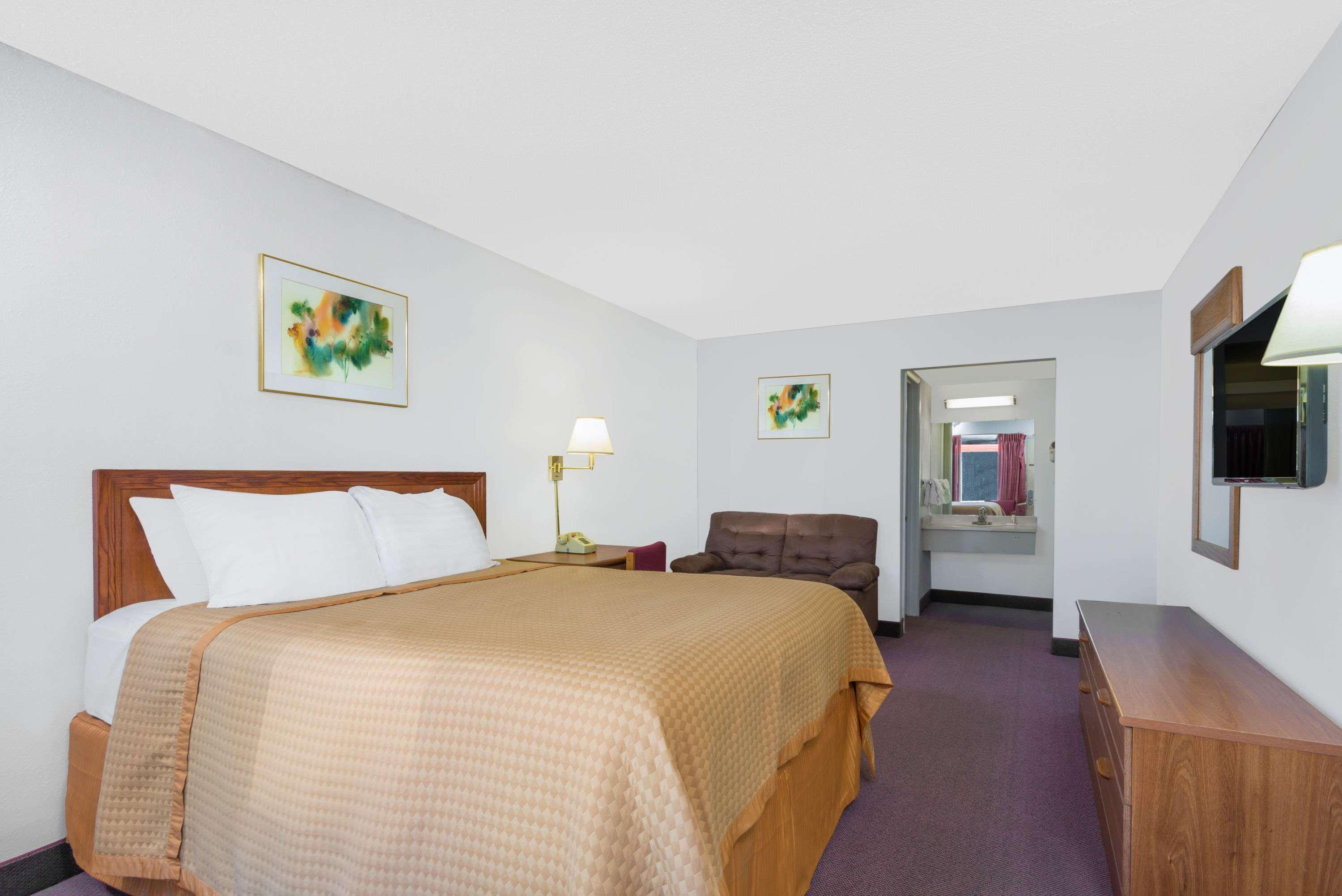 Days Inn by Wyndham Mt. Sterling — photo 5