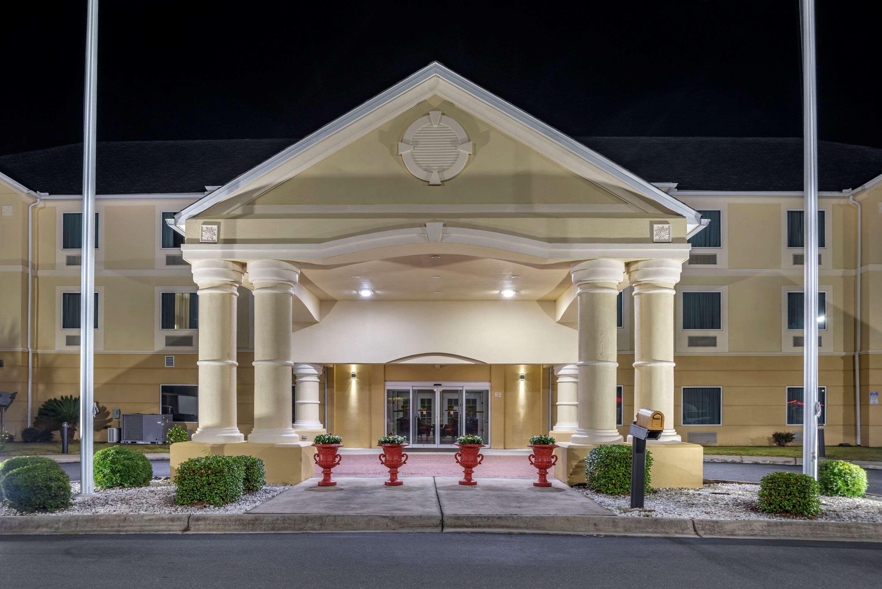 Comfort Inn & Suites — photo 5