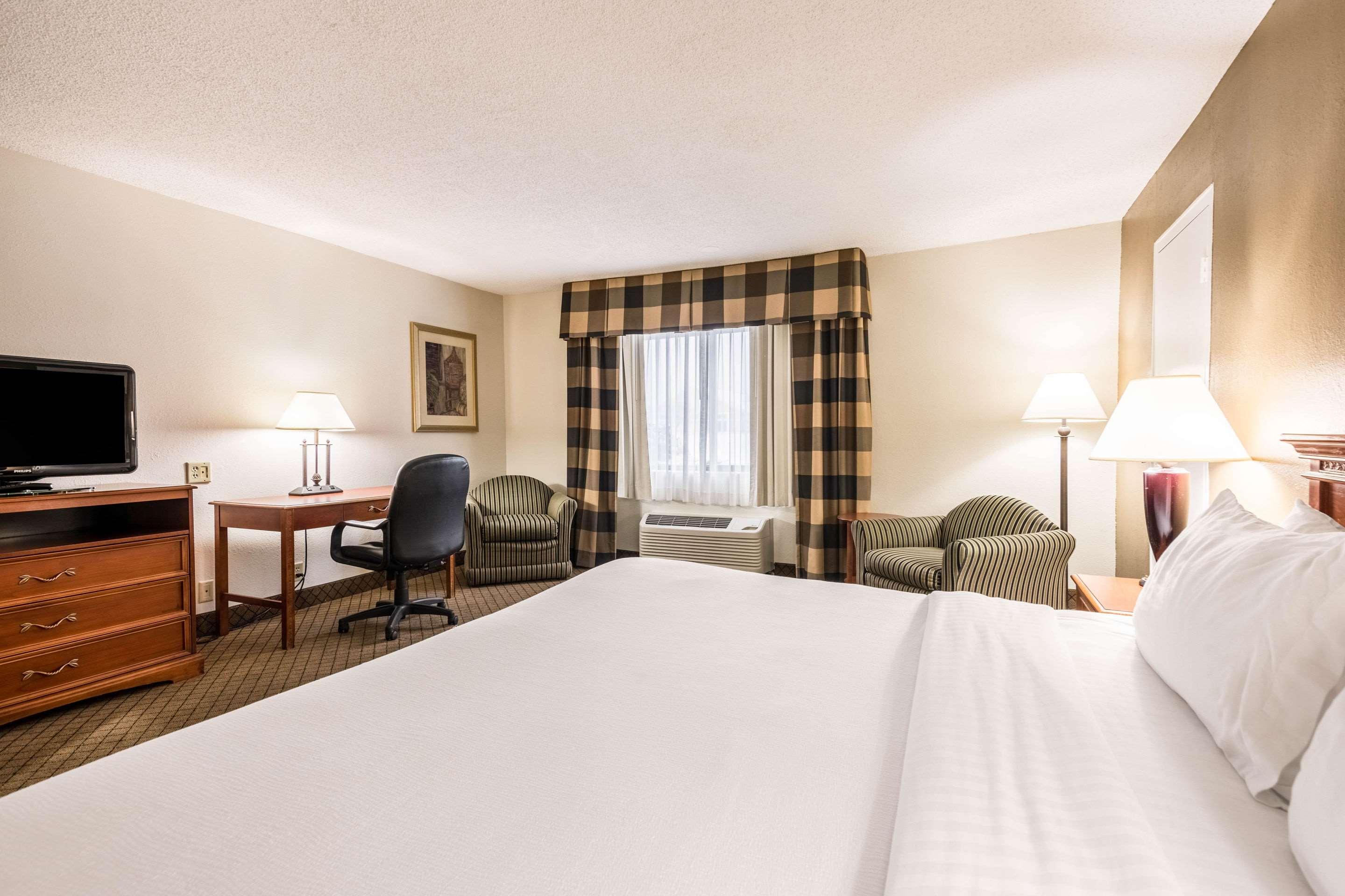 Quality Inn Near Finger Lakes And Seneca Falls — photo 3