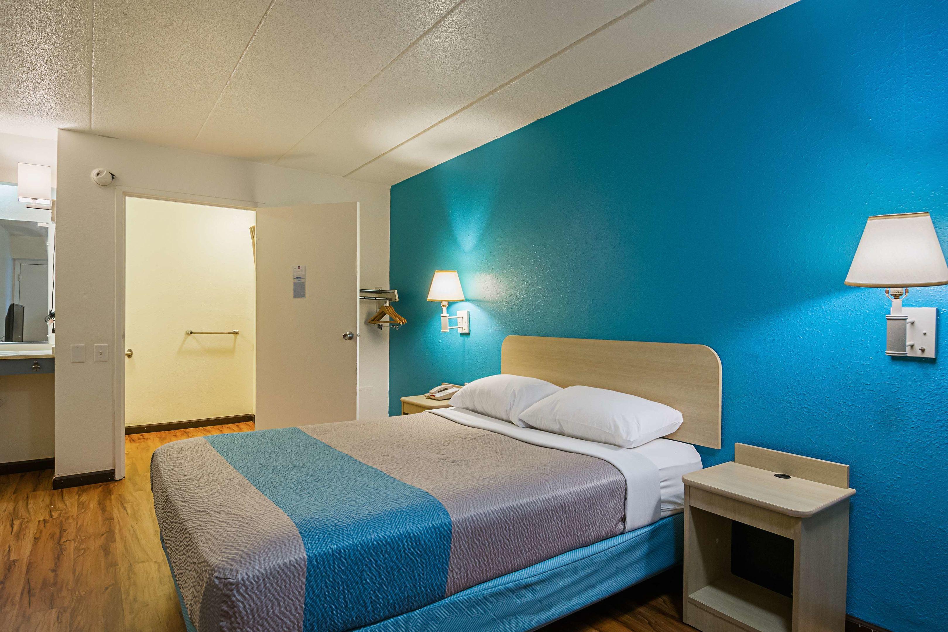 Motel 6 Knoxville North — photo 4