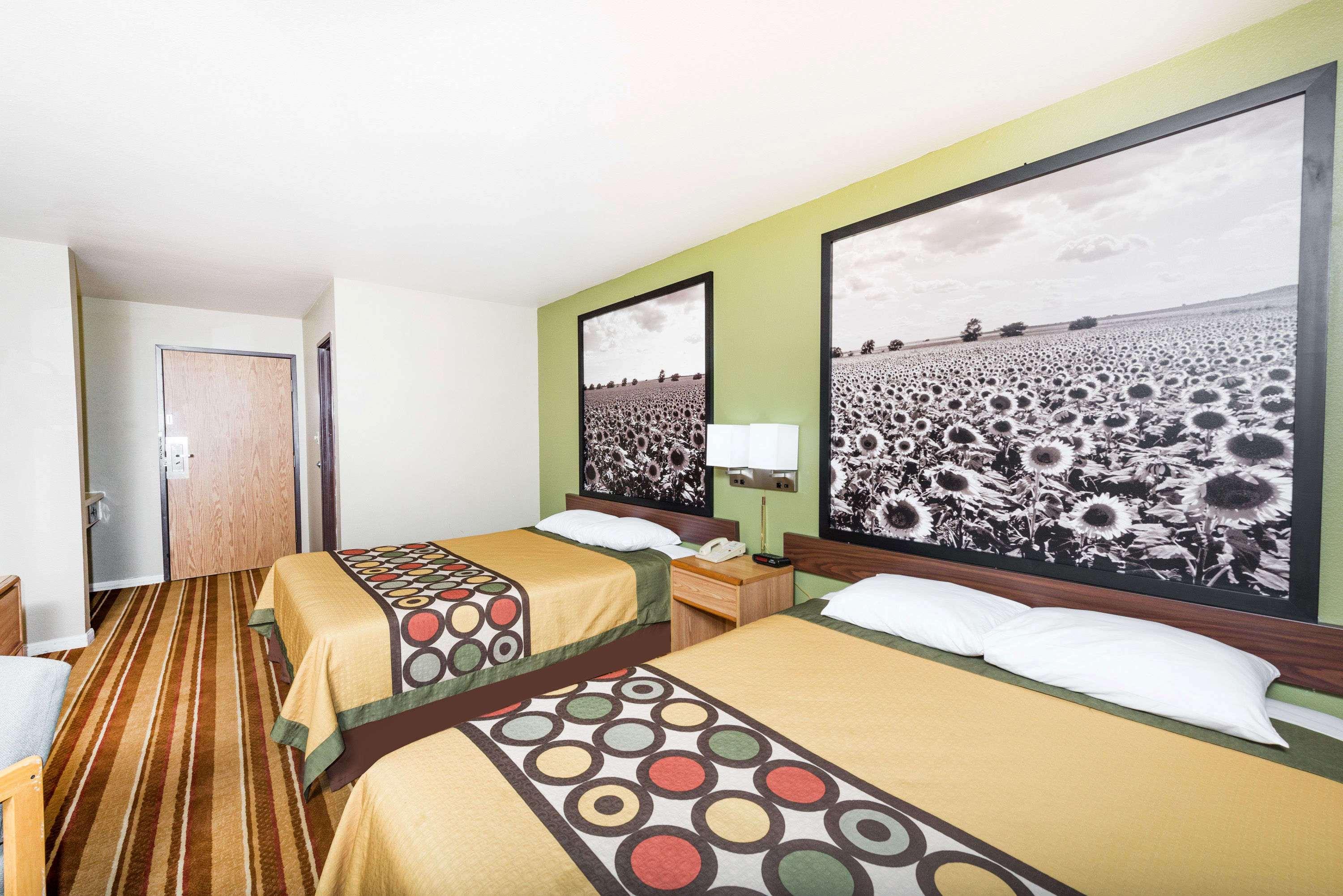 Super 8 by Wyndham Independence — photo 4
