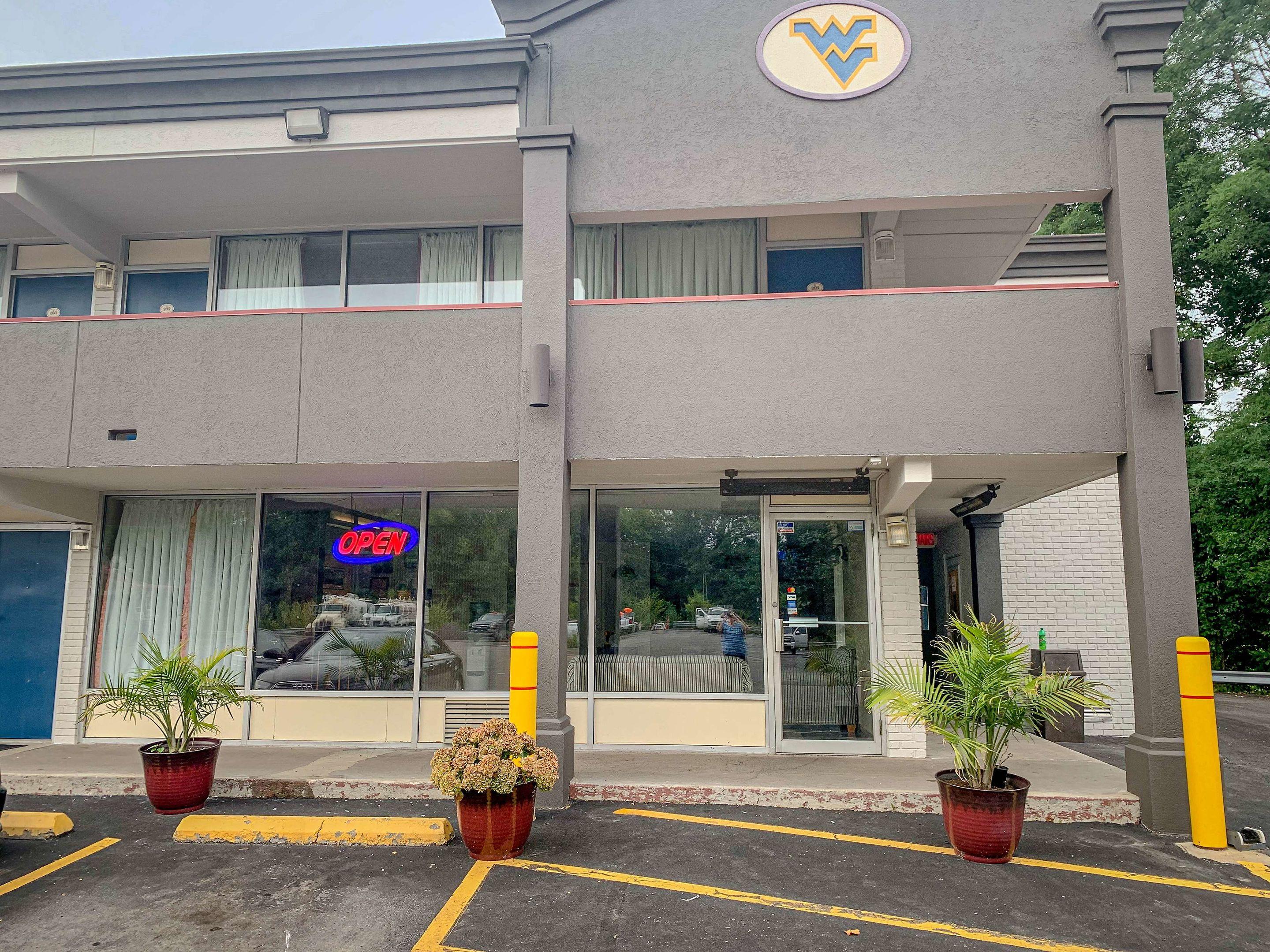 Motel 6 Morgantown, WV — photo 4