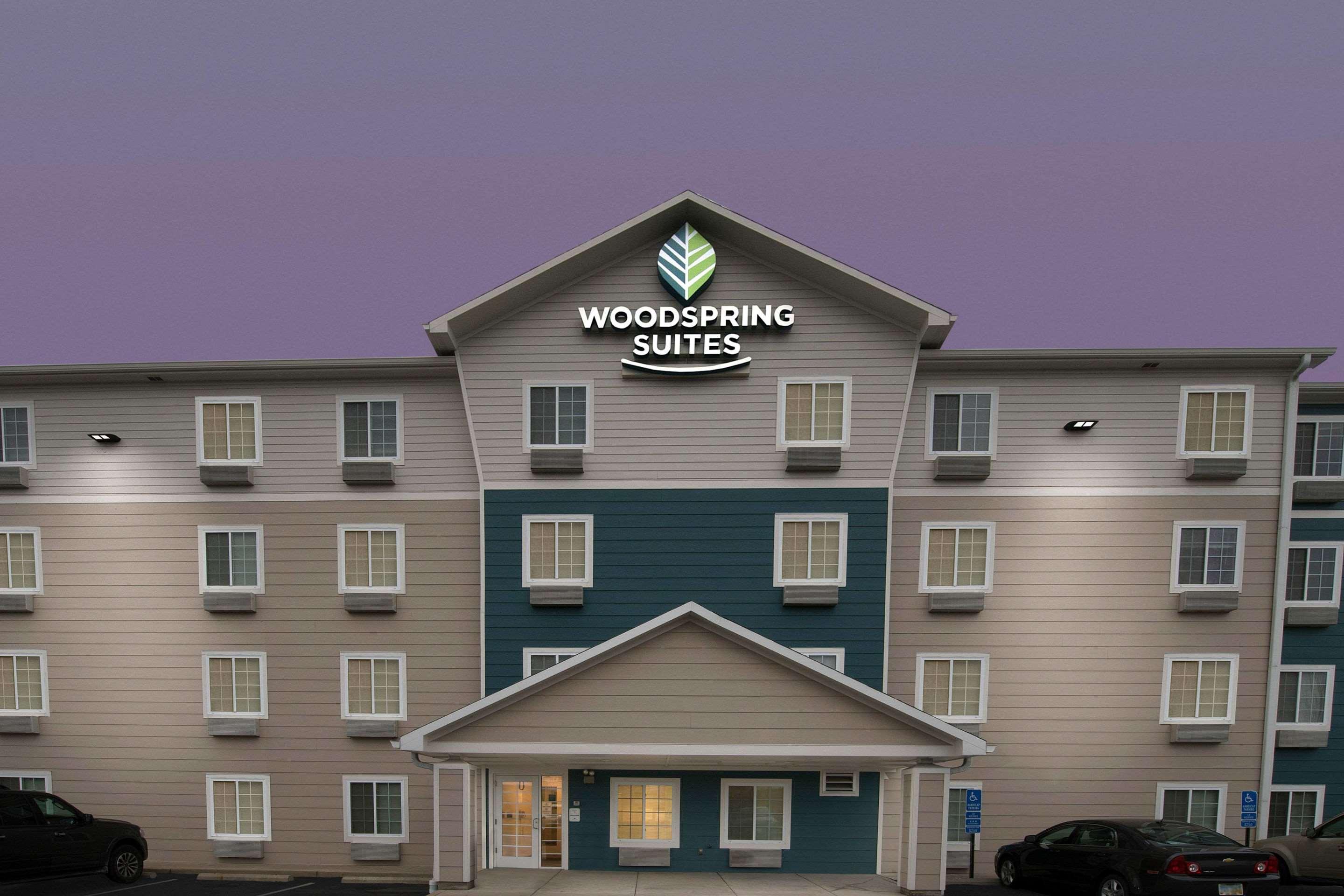 WoodSpring Suites Cleveland Avon