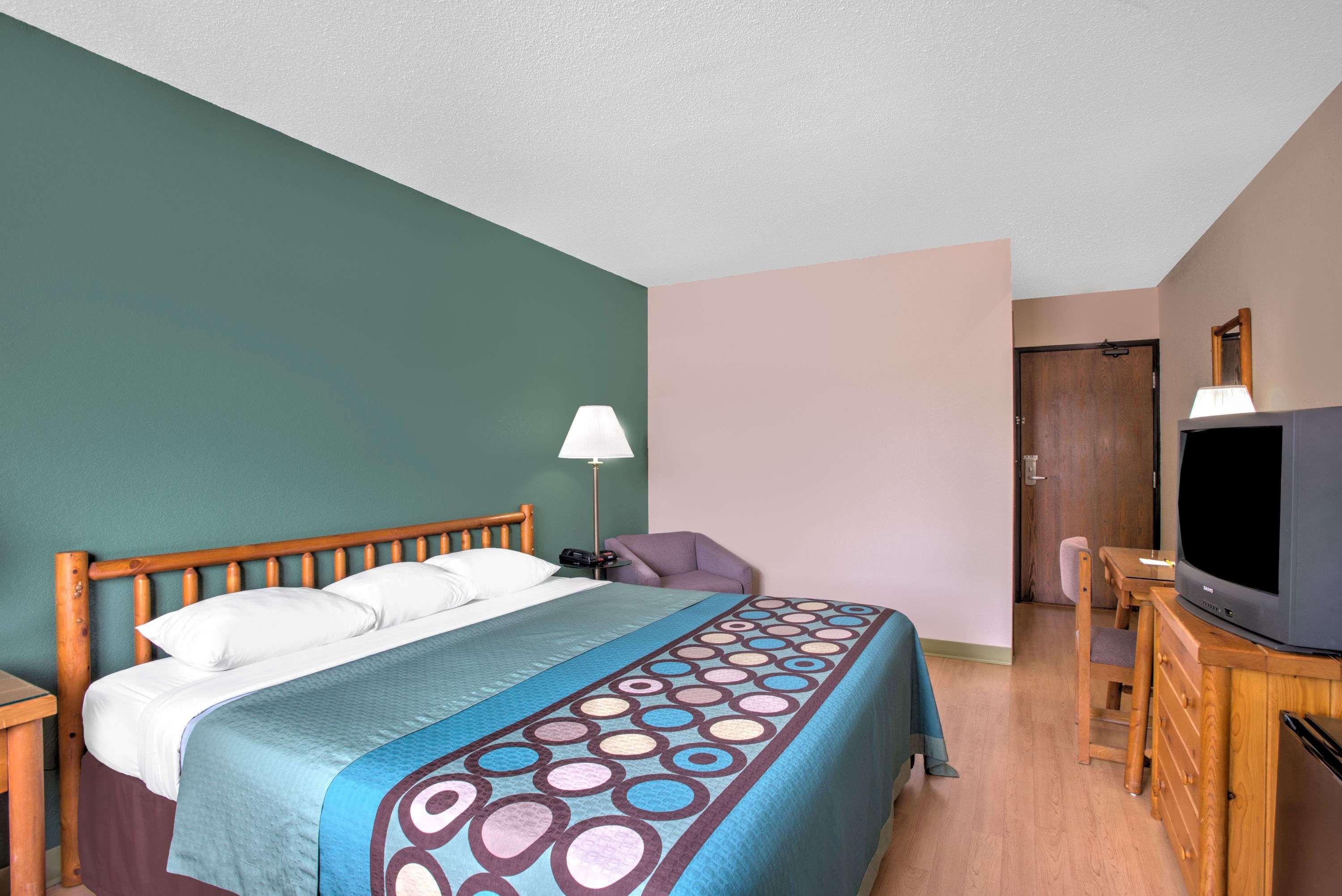 Super 8 by Wyndham Ticonderoga — photo 5