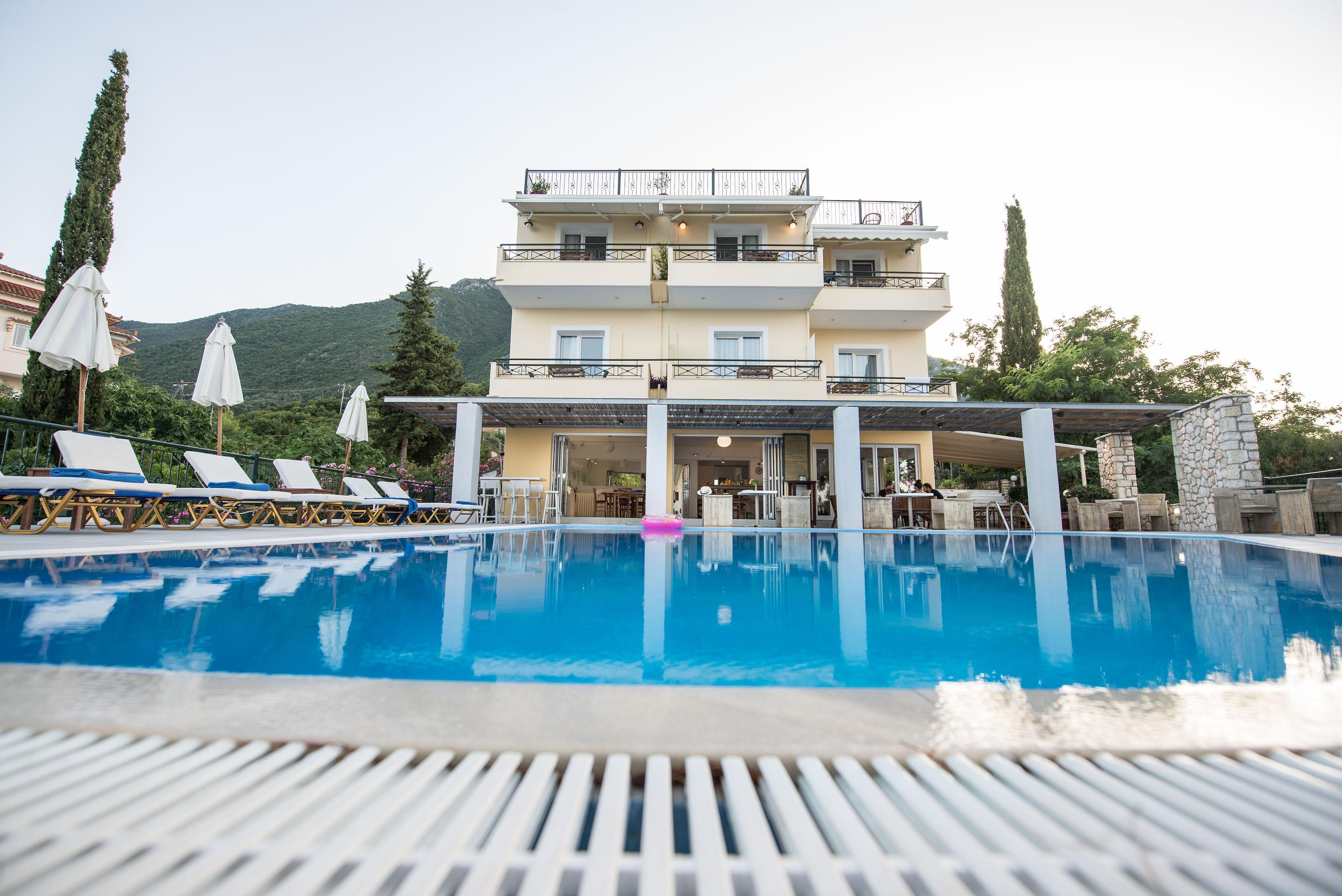 Aliki — photo 2