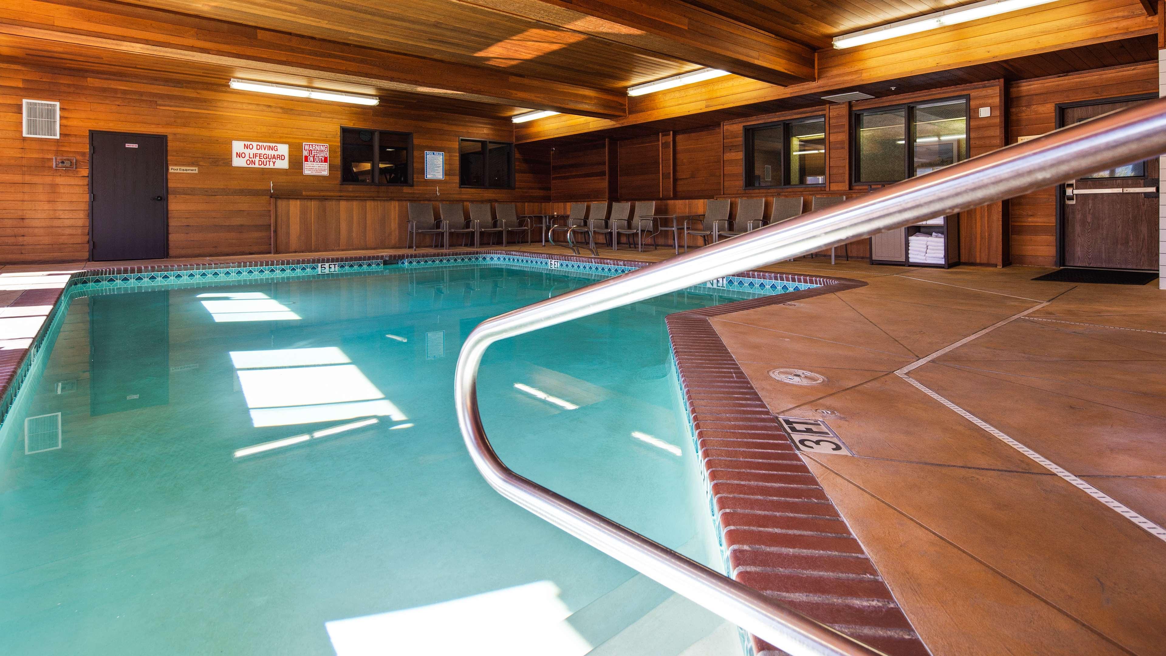 Best Western Plus Cascade Inn & Suites — photo 4