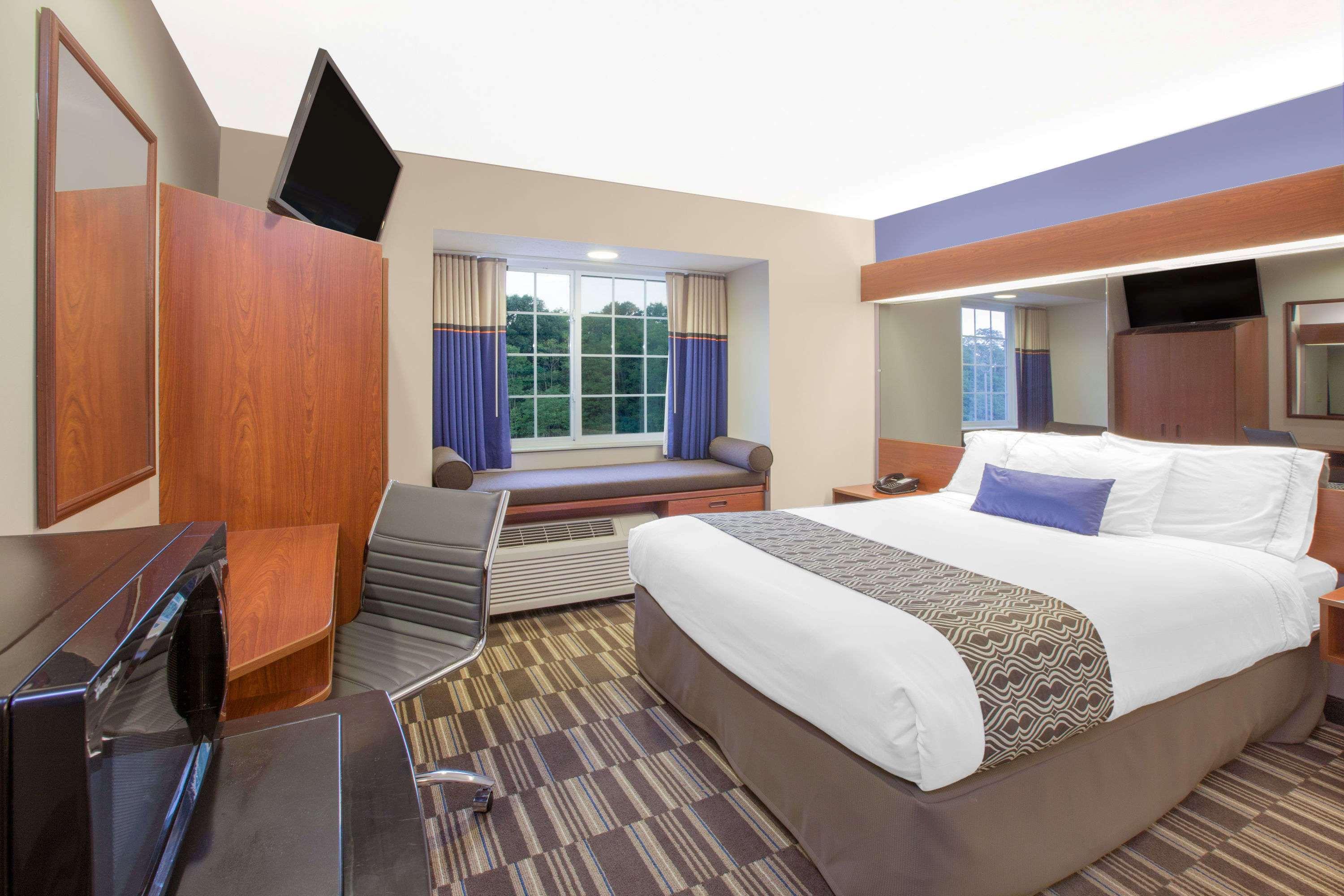 Microtel Inn & Suites by Wyndham Manistee — photo 5