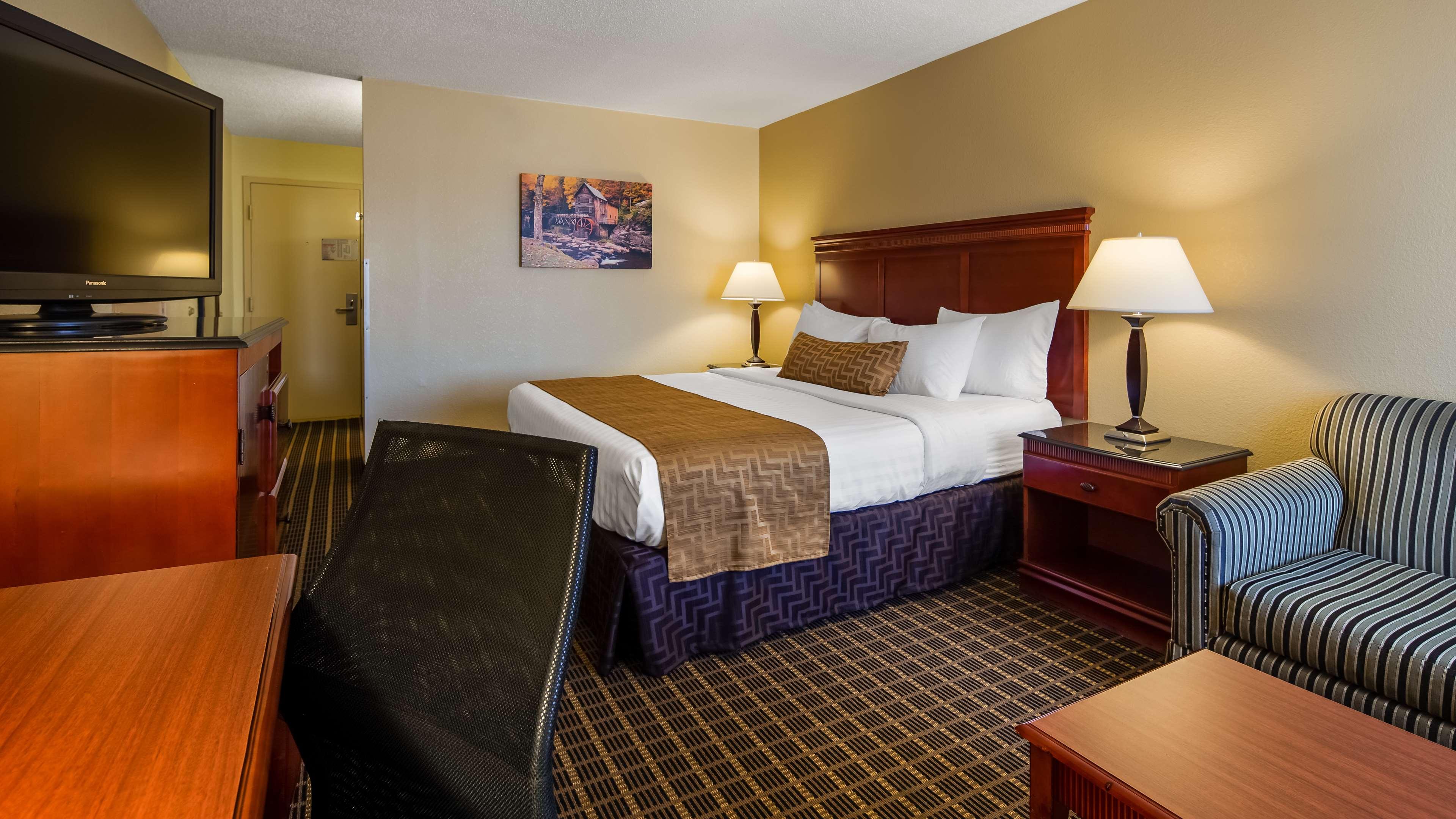Best Western Plus Bridgeport Inn — photo 4