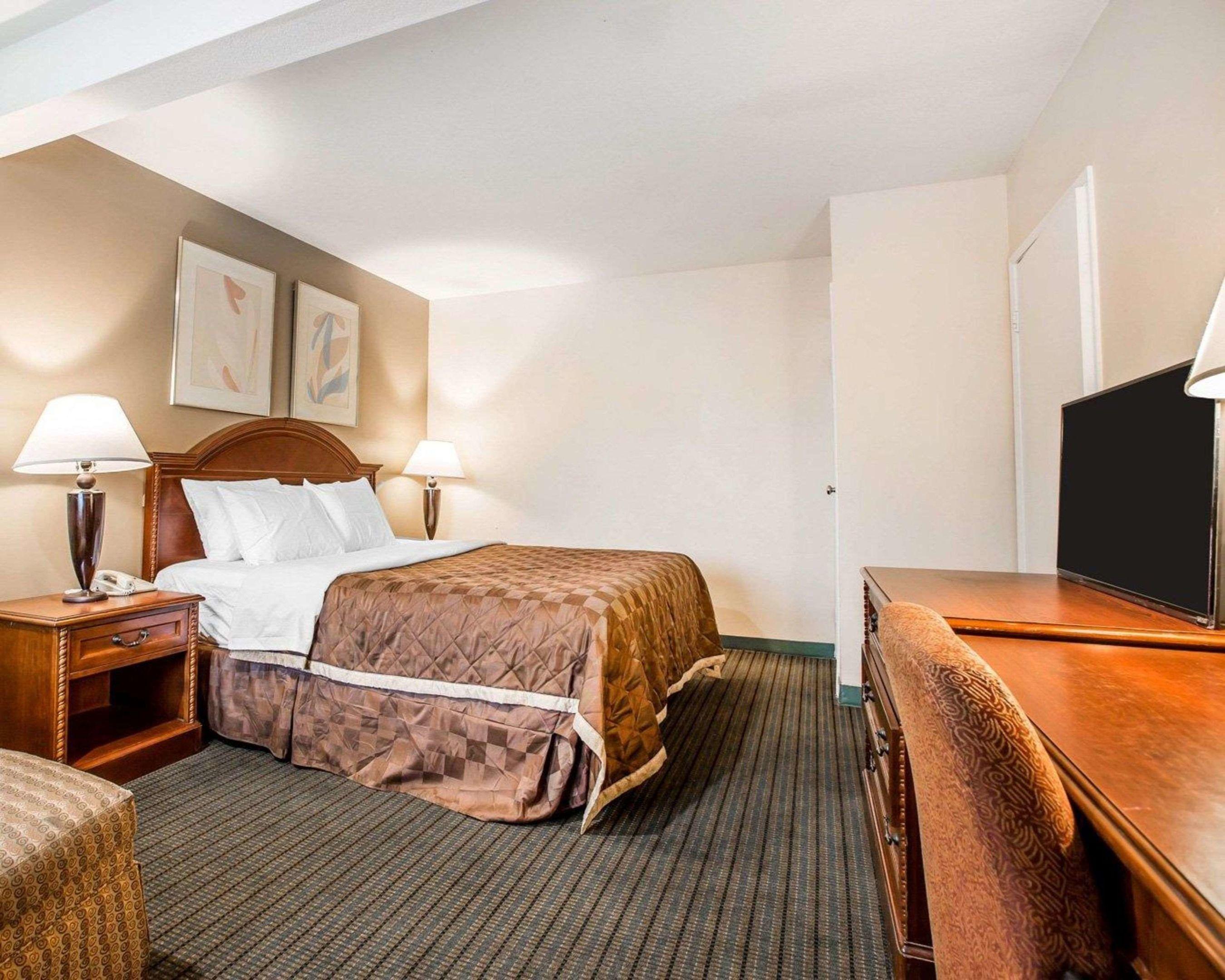 Rodeway Inn — photo 4