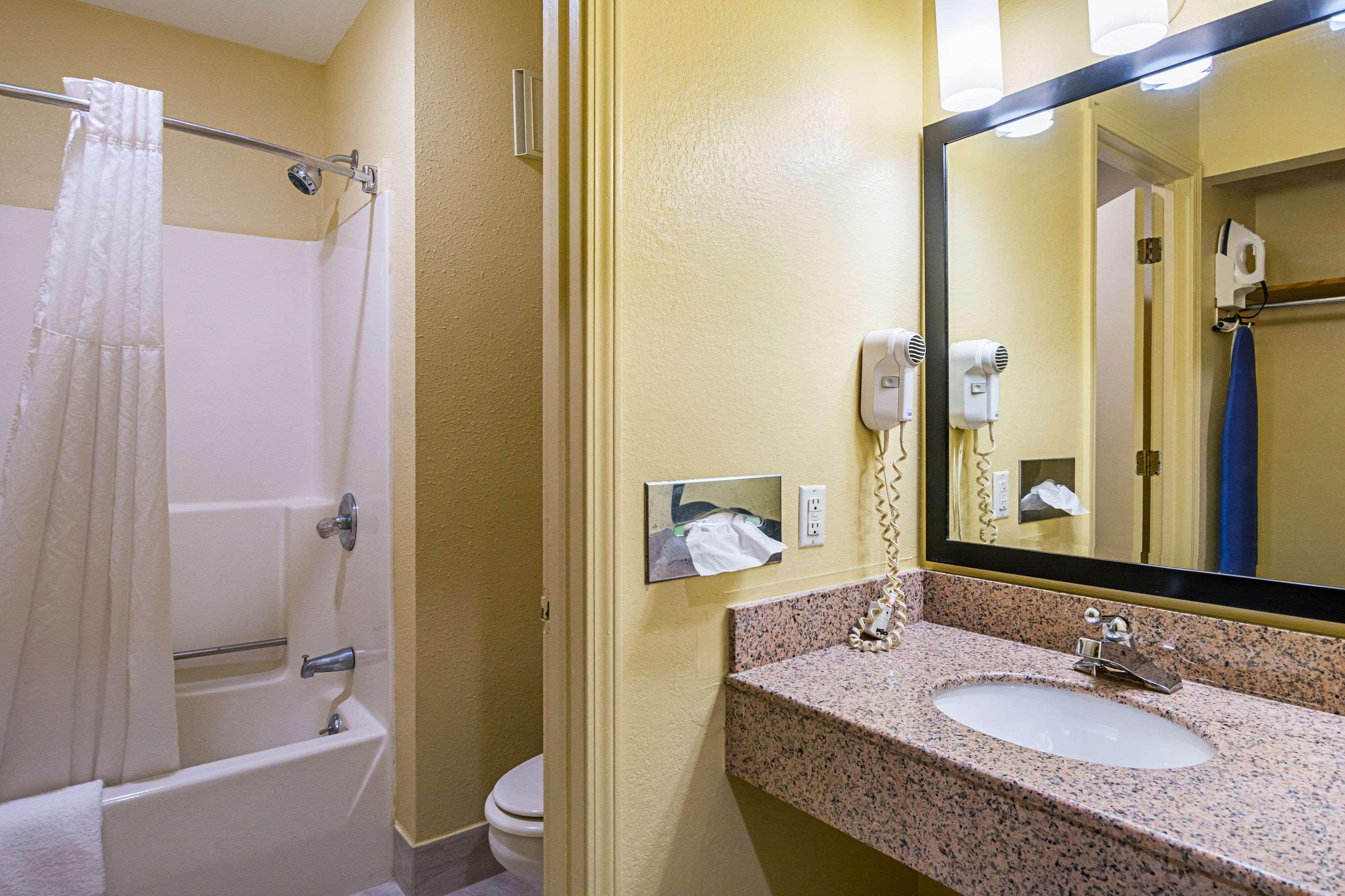 Quality Inn & Suites — photo 5