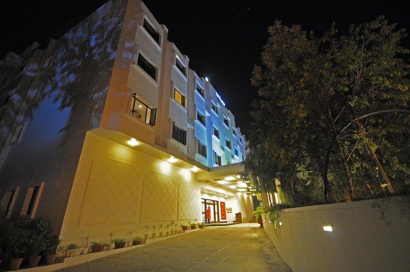 Golden Tulip Udaipur — photo 3