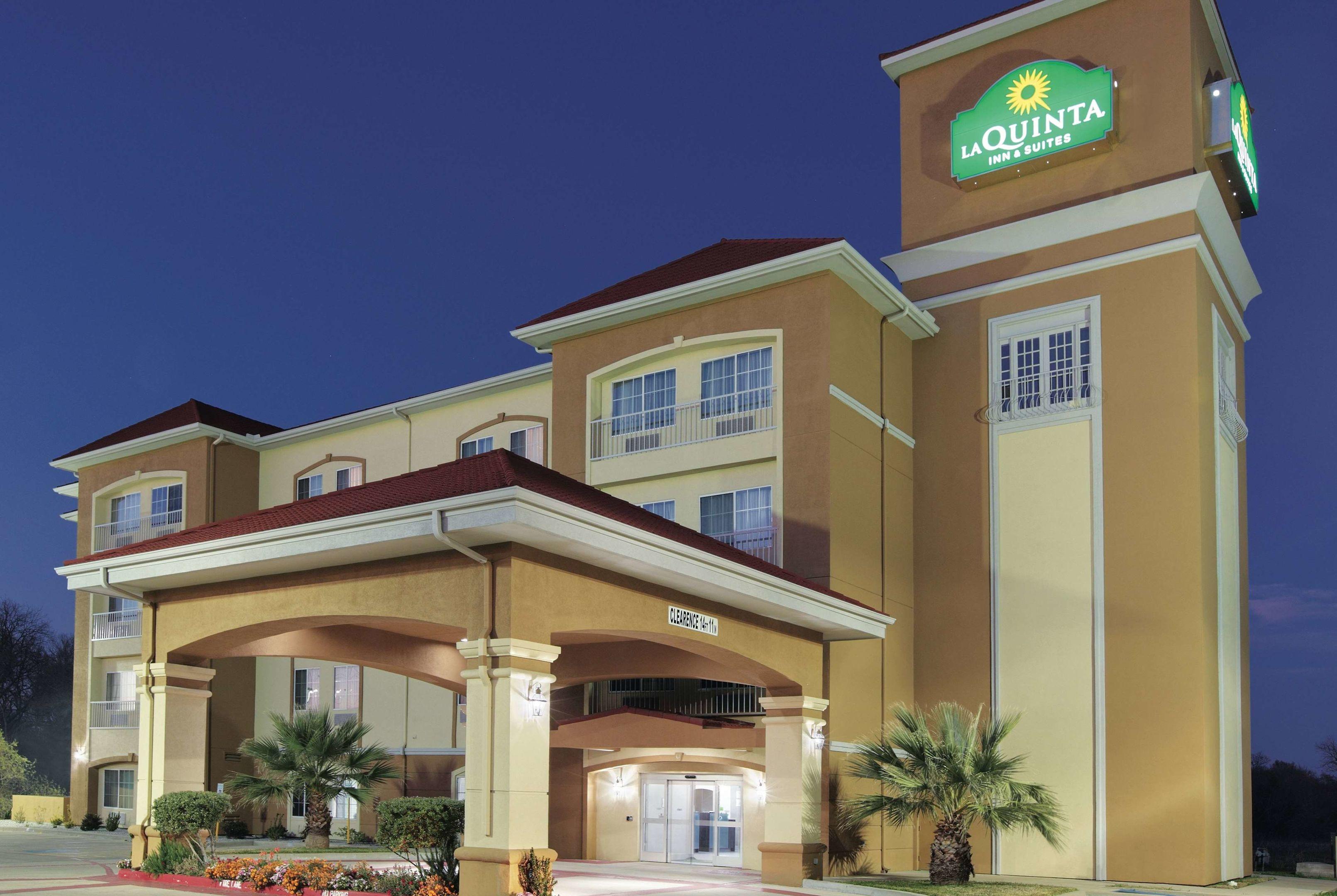 La Quinta Inn & Suites Corsicana — photo 3