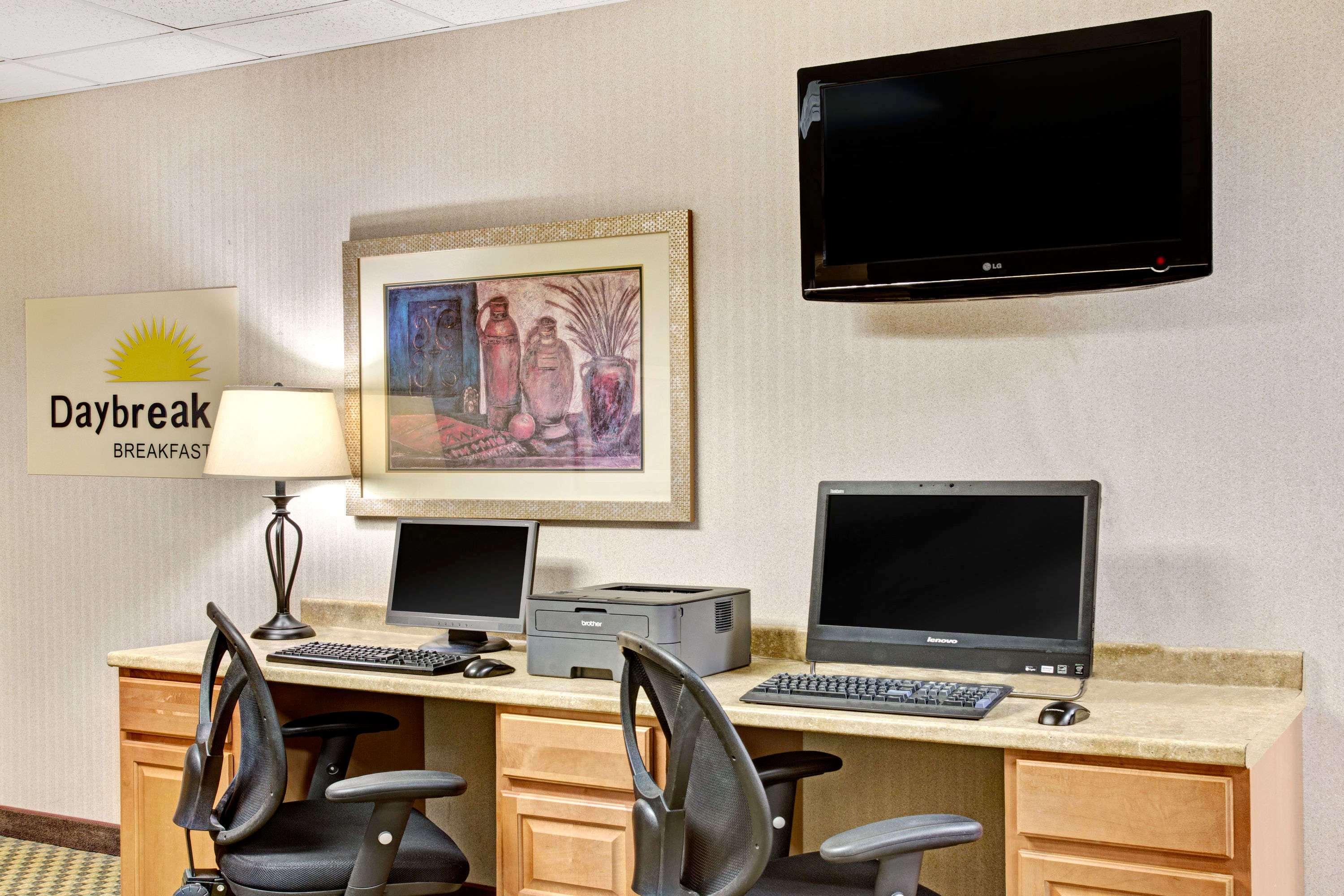 Days Inn & Suites Denver International Airport — photo 5
