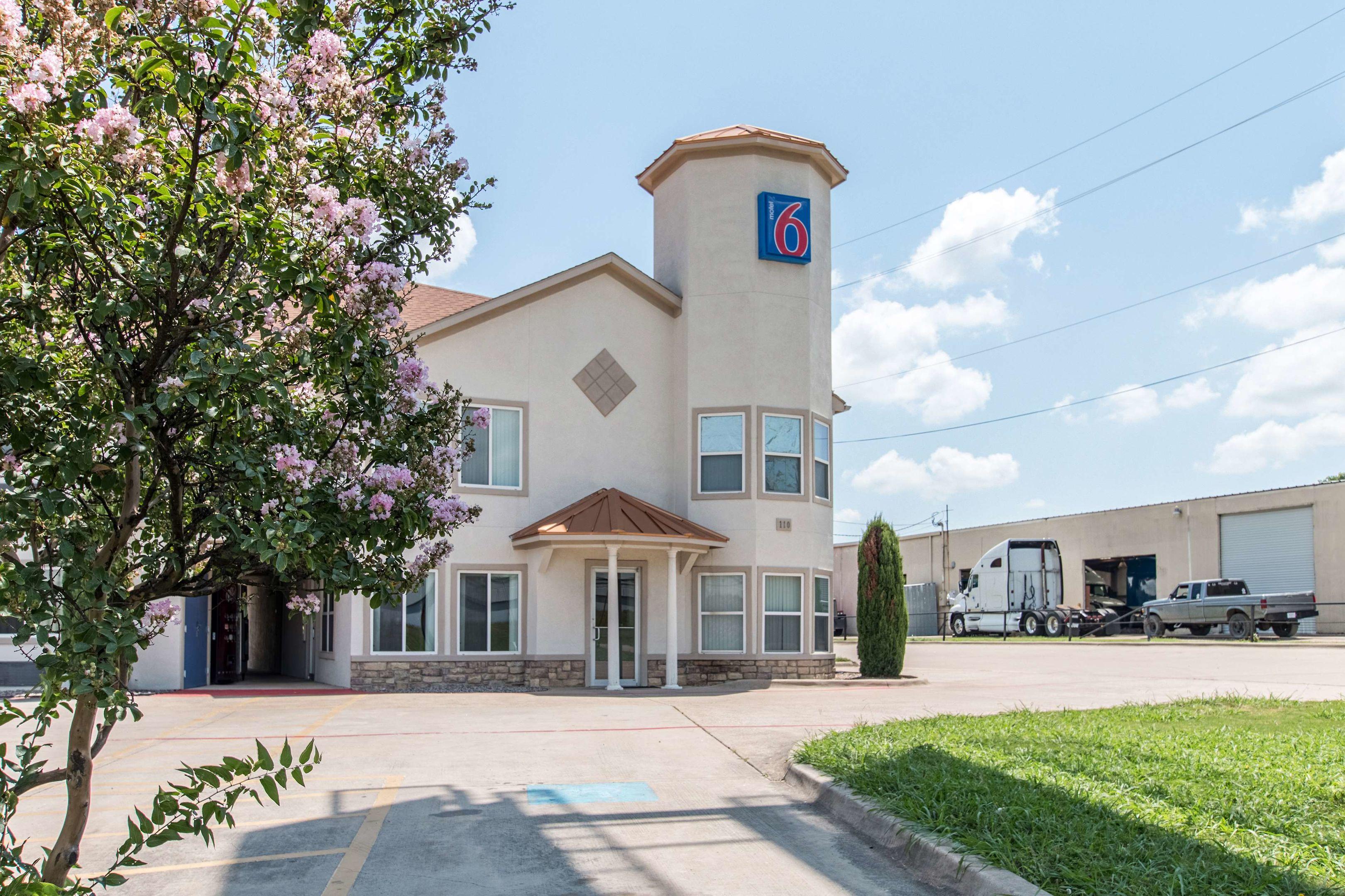 Motel 6 Hutchins TX — photo 4