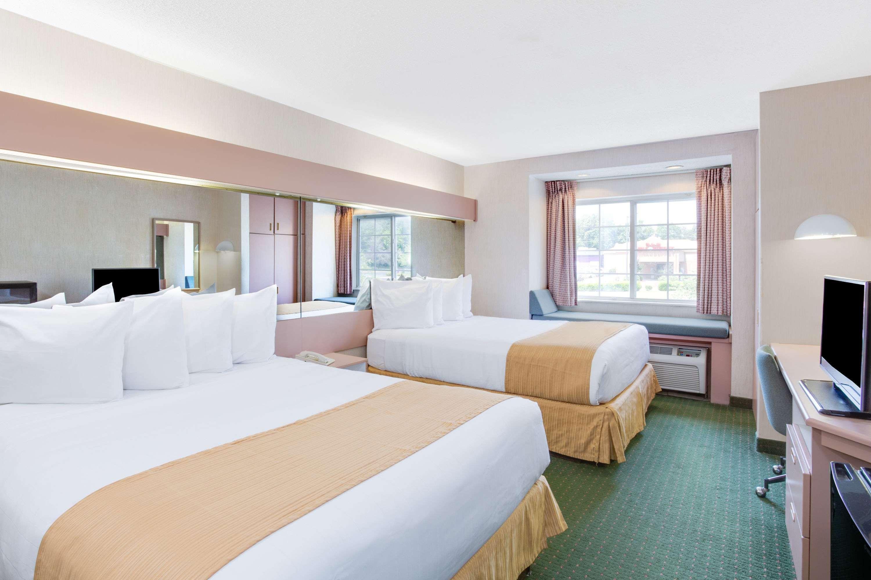 Microtel Inn & Suites by Wyndham Greensboro — photo 4