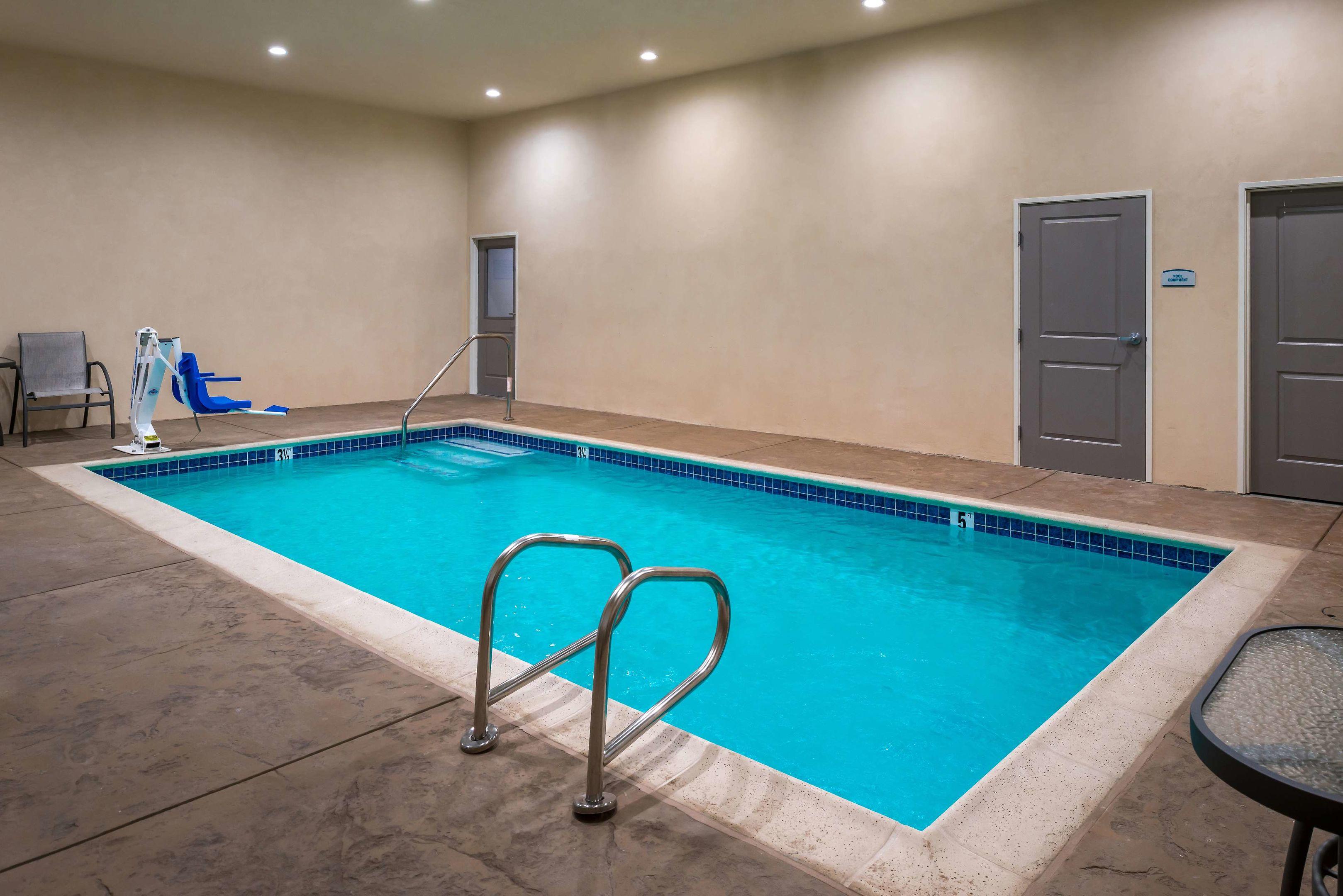 Best Western Plus Temecula Wine Country Hotel & Suites — photo 5