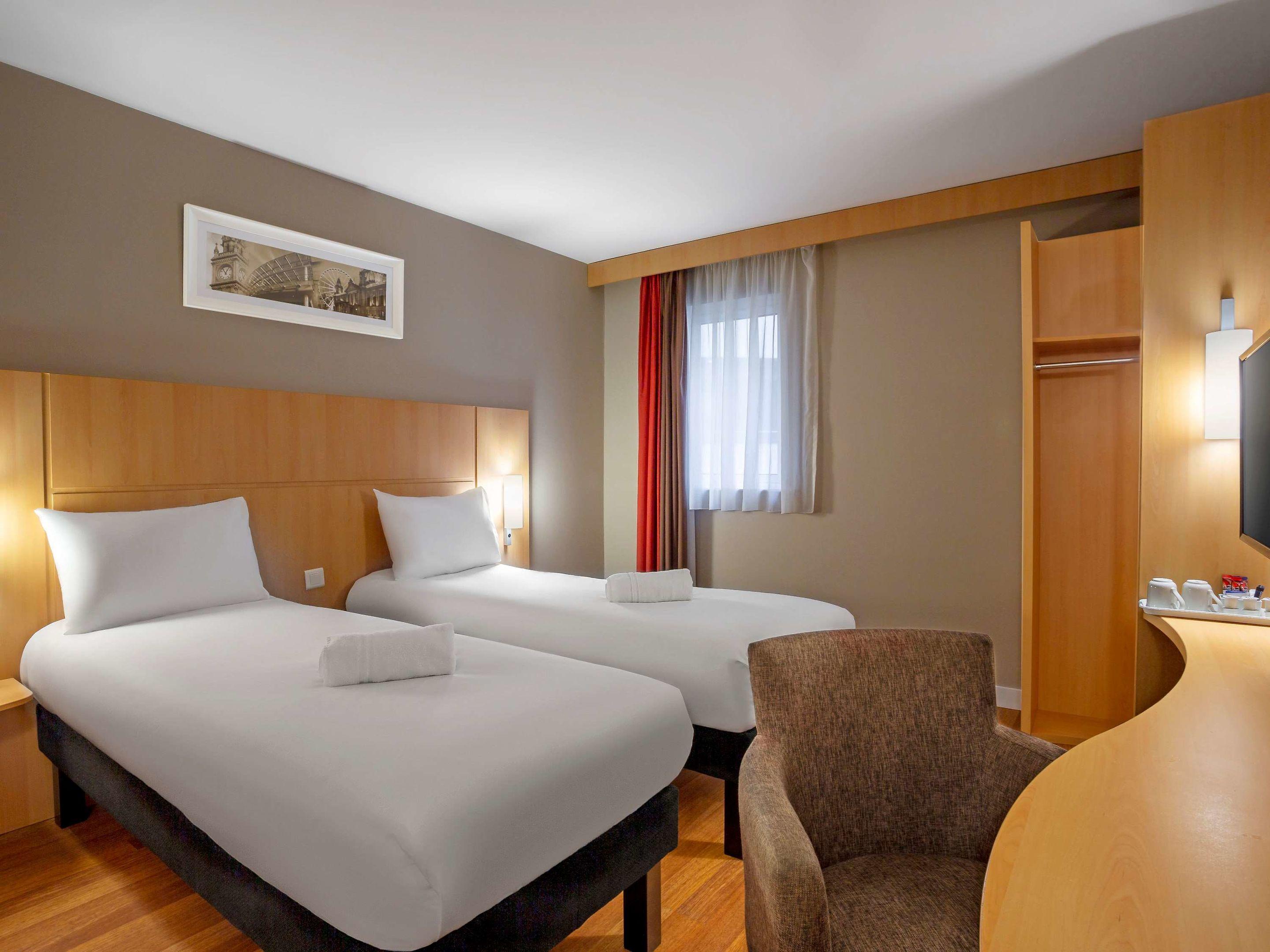 ibis Belfast City Centre Hotel — photo 5
