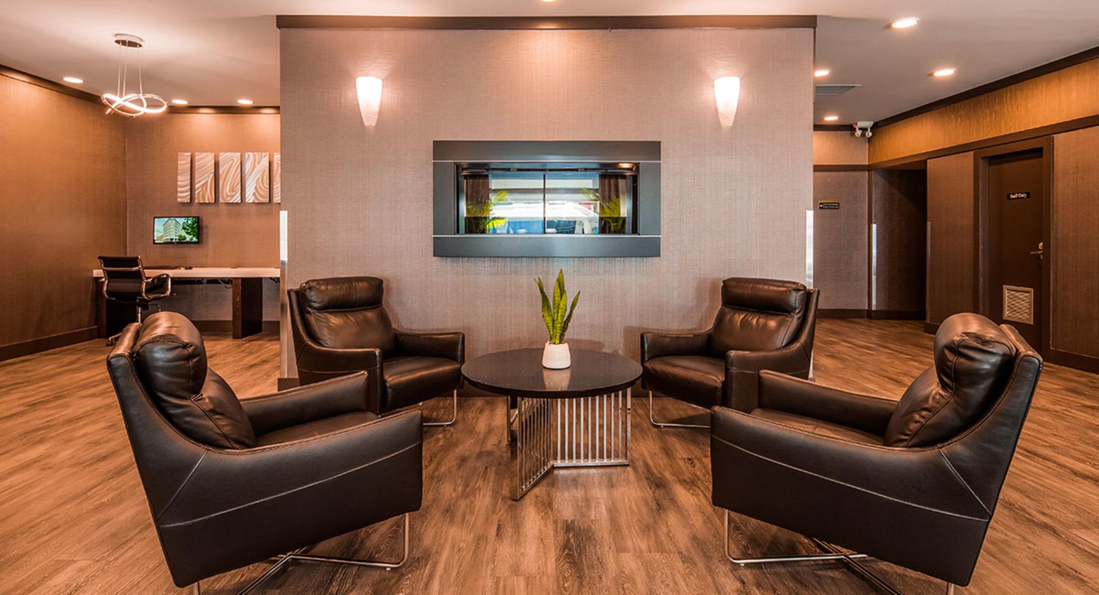Best Western Plus Carlton Plaza Hotel — photo 4