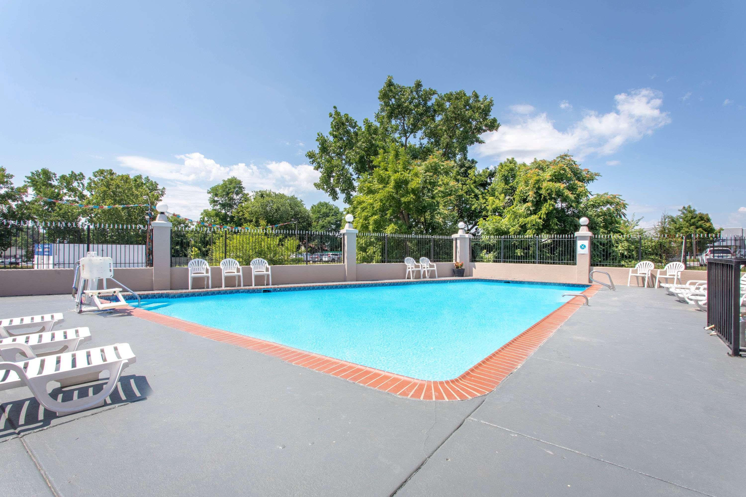 Ramada Limited Cockeysville — photo 4