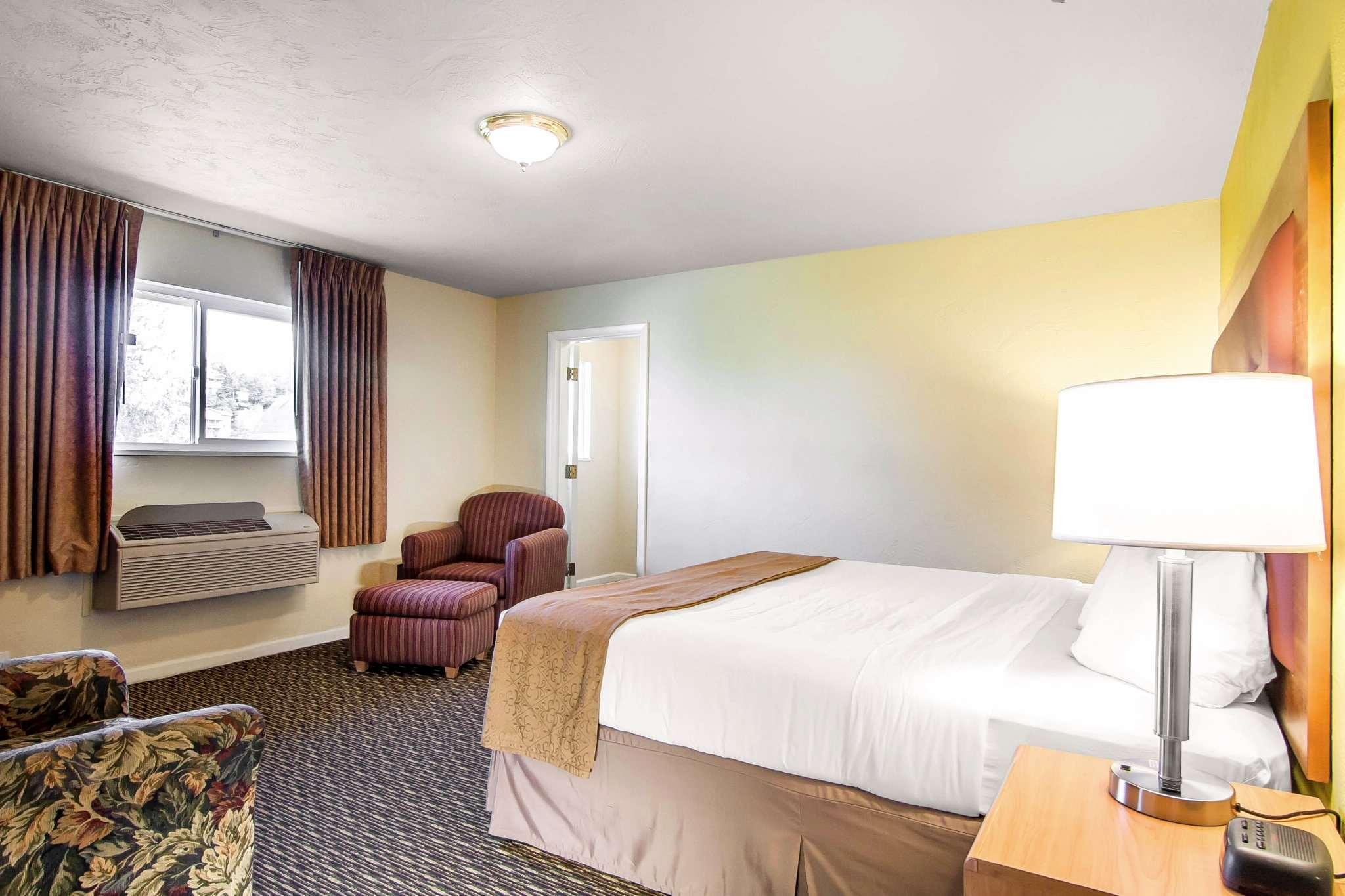 Quality Inn & Suites at Coos Bay — photo 5