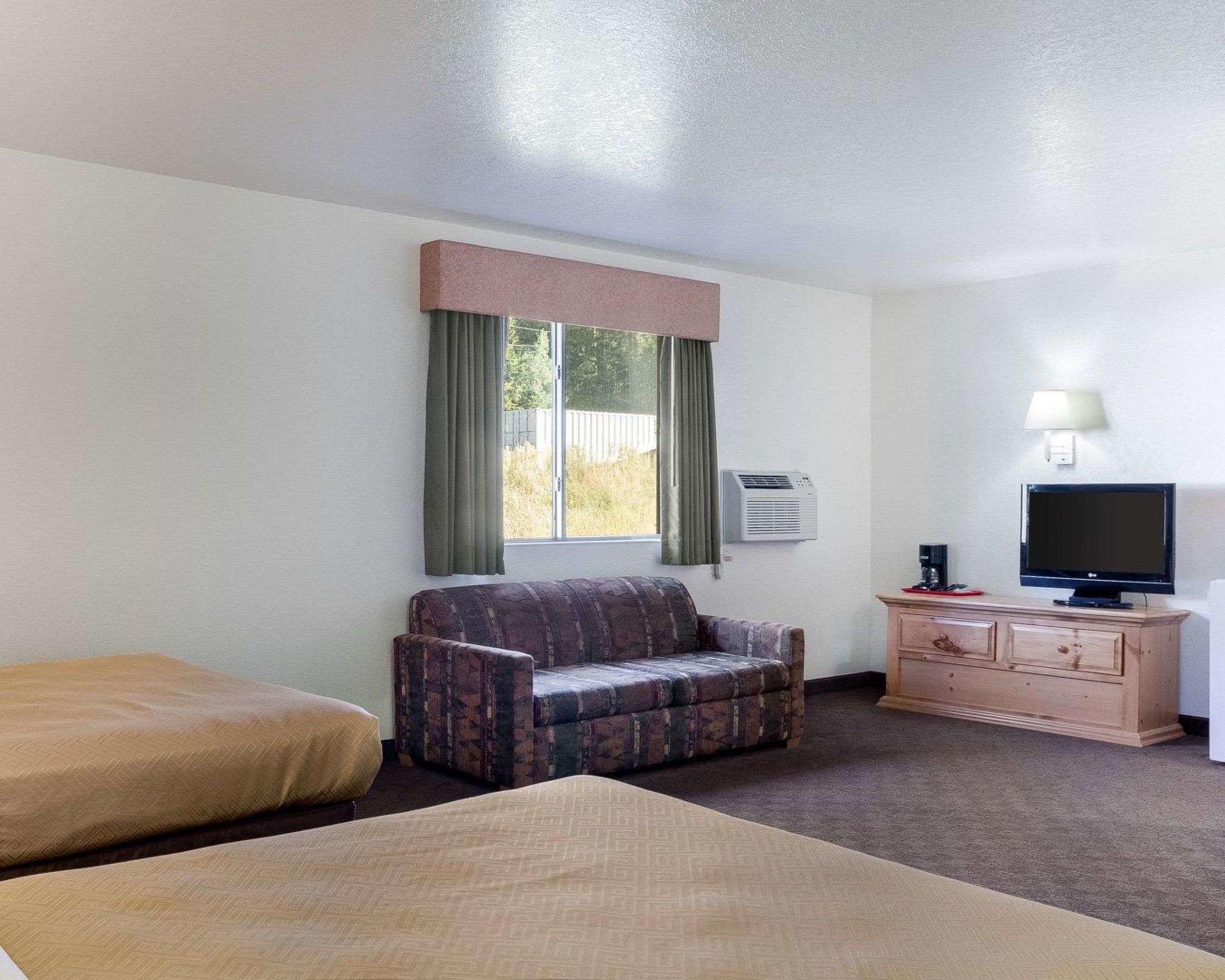 Rodeway Inn Near Mt. Rushmore Memorial — photo 4