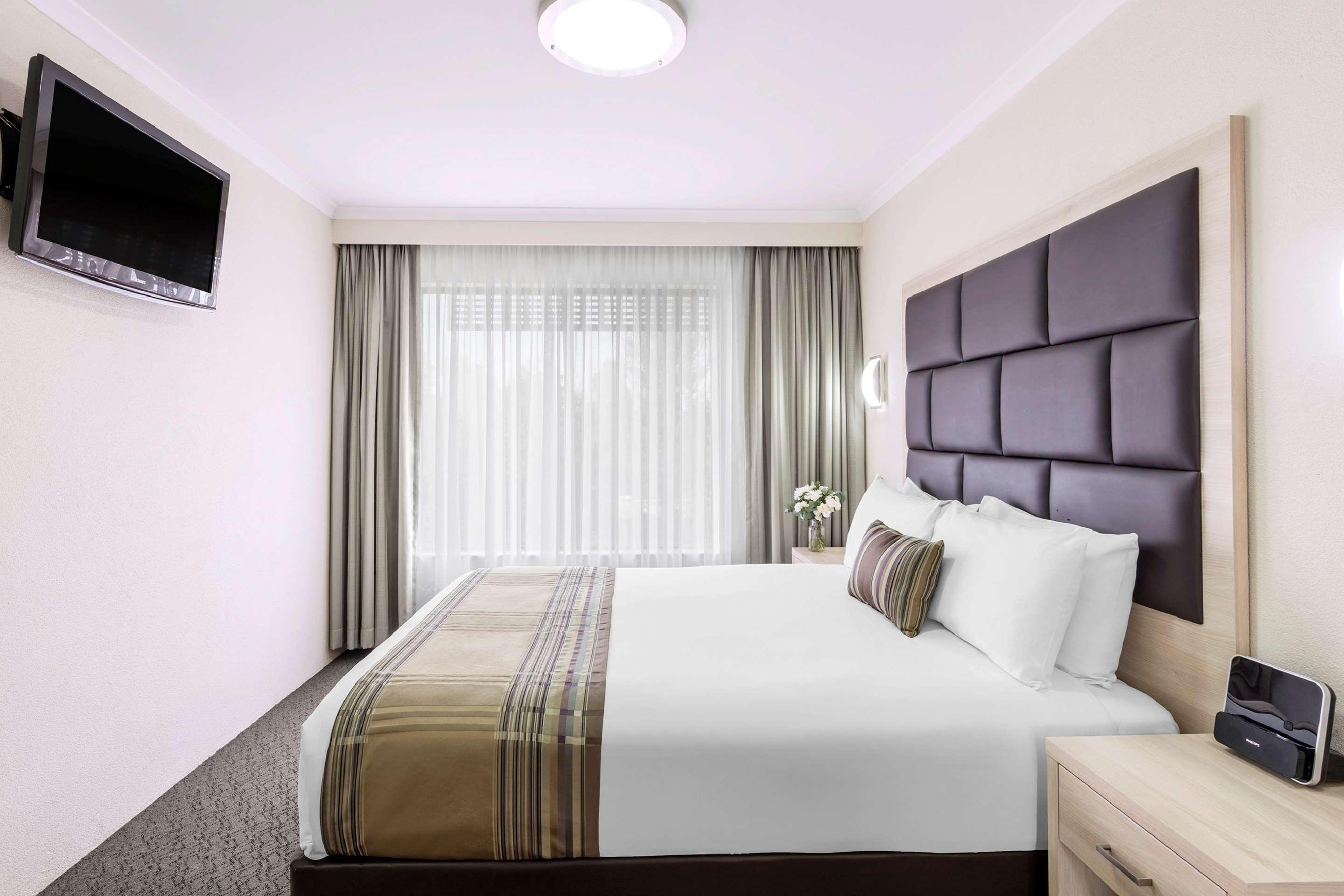 Best Western Plus Garden City Hotel — photo 5