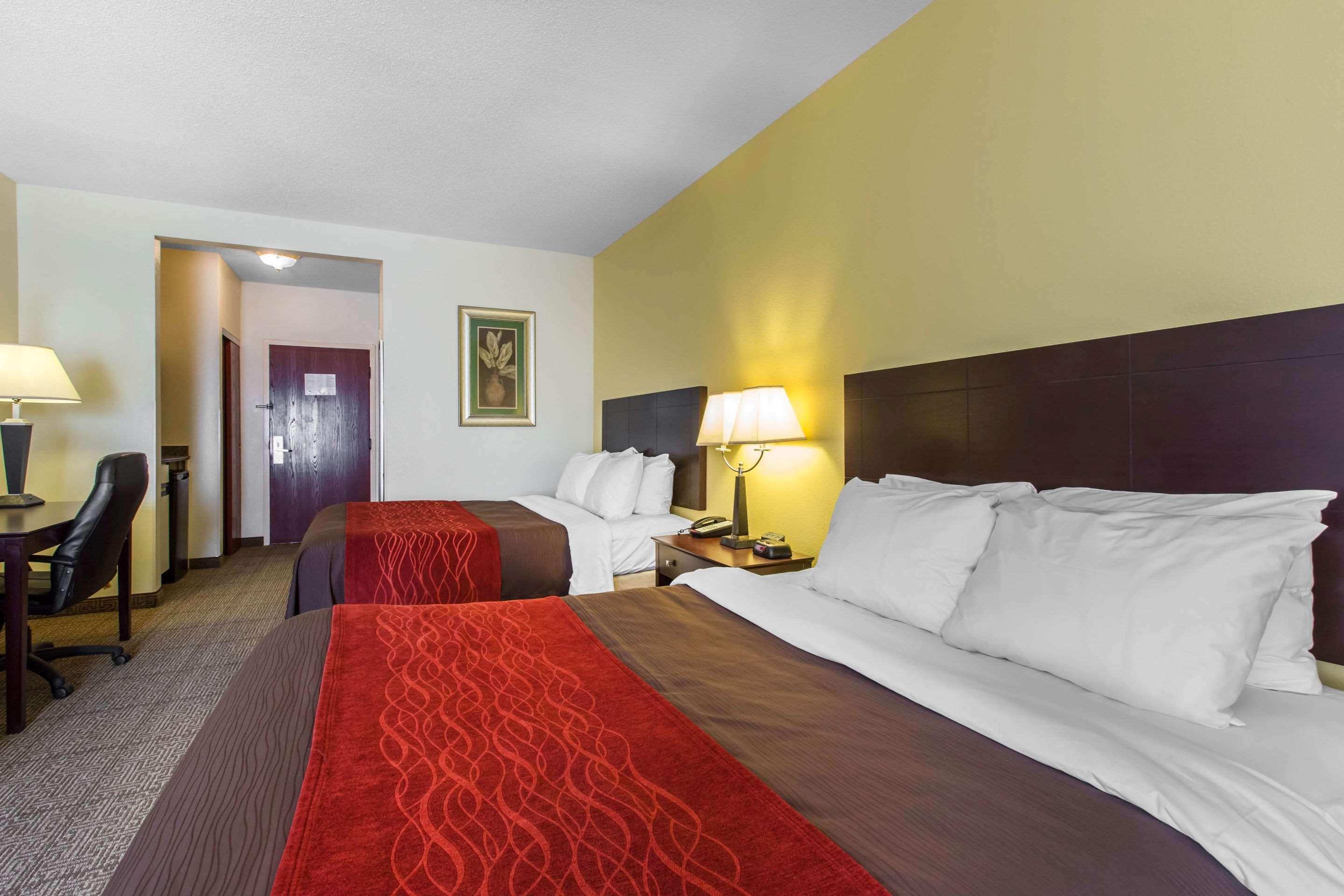 Comfort Inn & Suites — photo 3